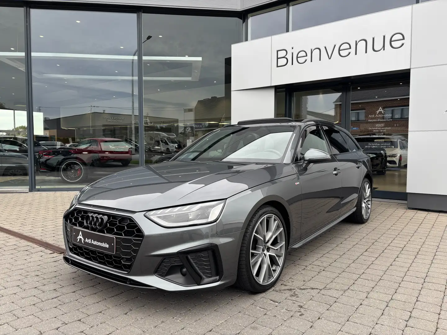 Audi A4 2.0 TDi *S line*CARPLAY*1ER PROPRIO*GARANTIE* Grijs - 1