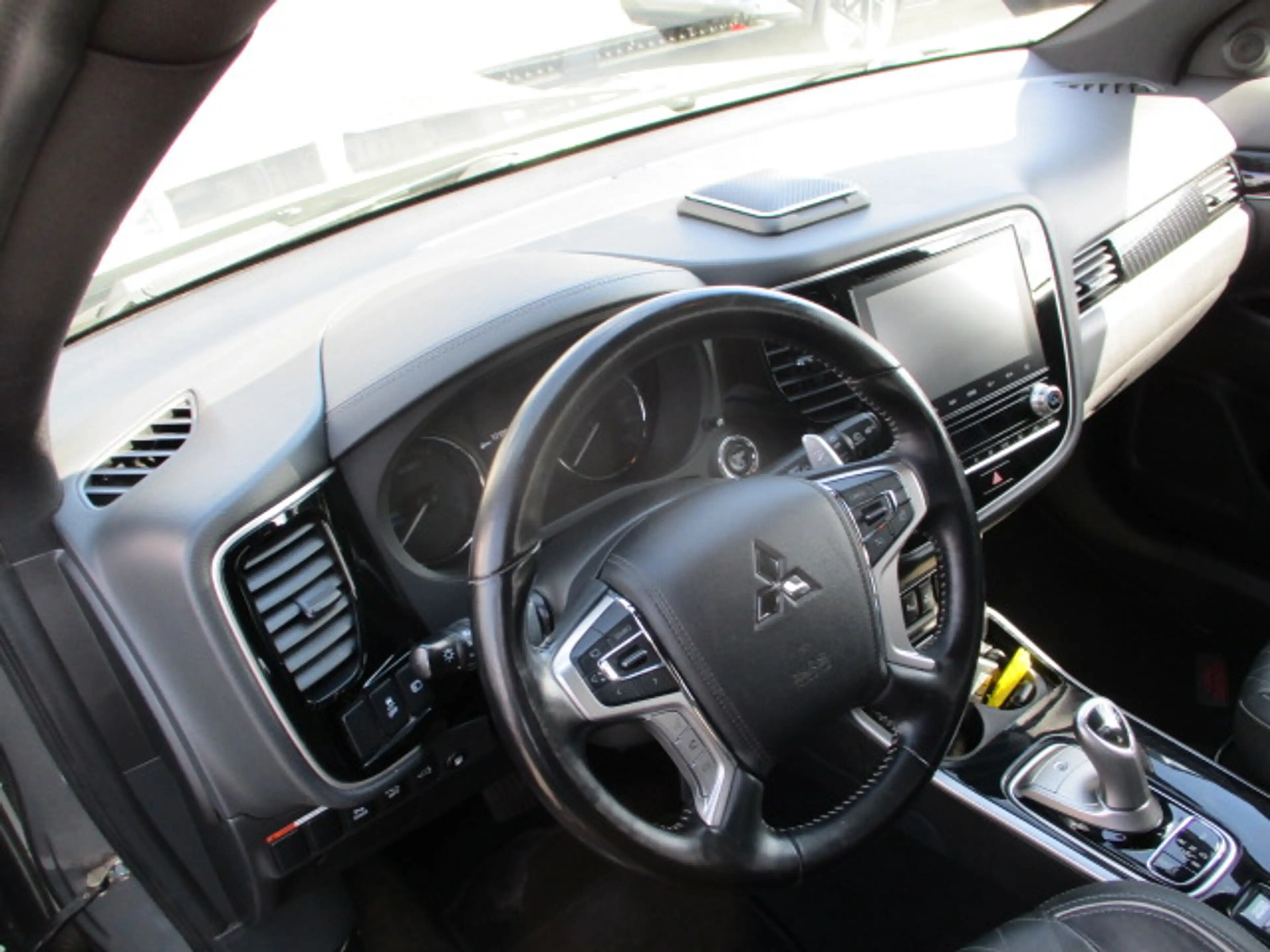 Mitsubishi Outlander Outlander Plug-In Hybrid 2.4 4WD Plug-In Hybrid Spirit — photo 12