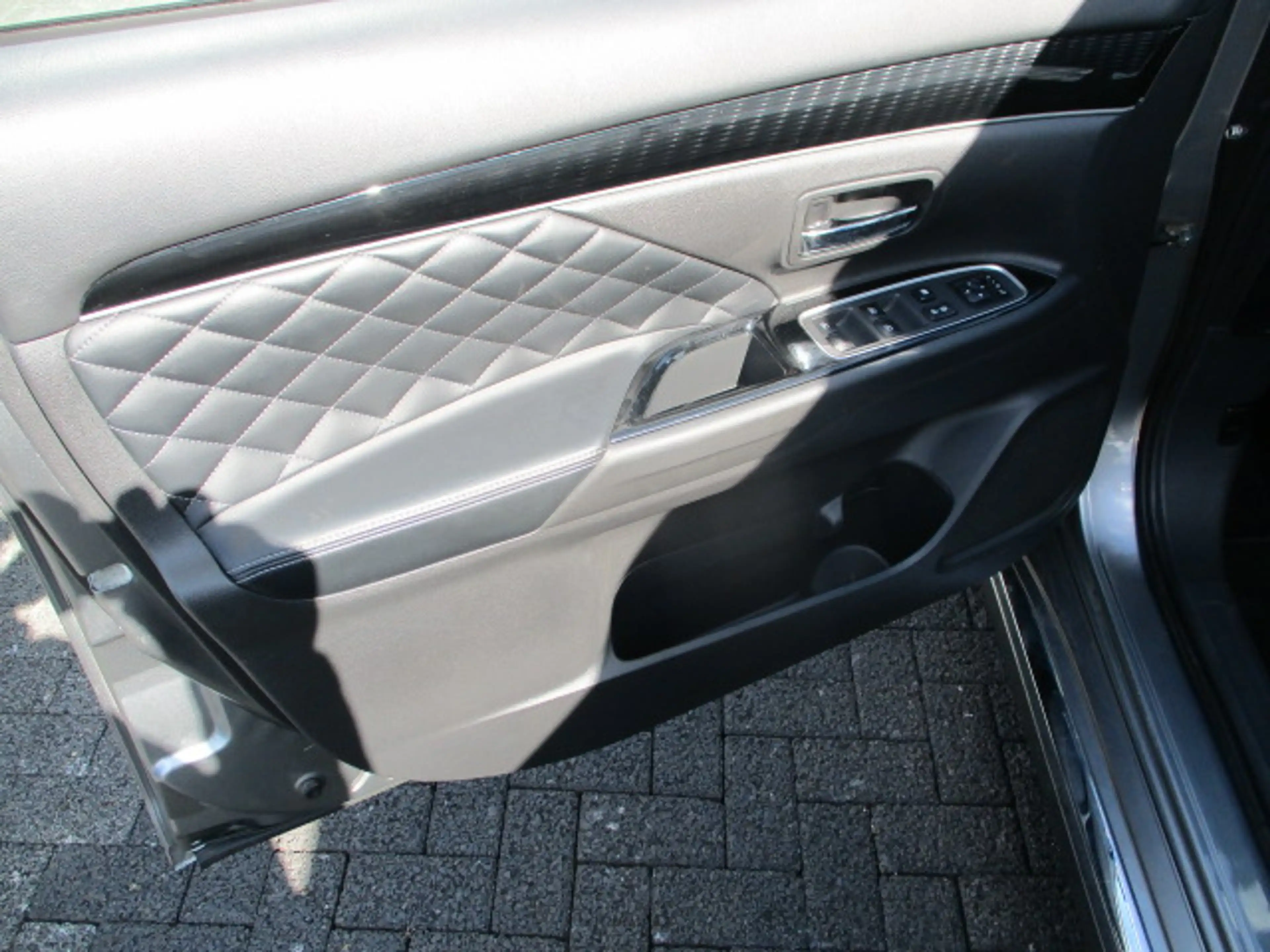 Mitsubishi Outlander Outlander Plug-In Hybrid 2.4 4WD Plug-In Hybrid Spirit — photo 7