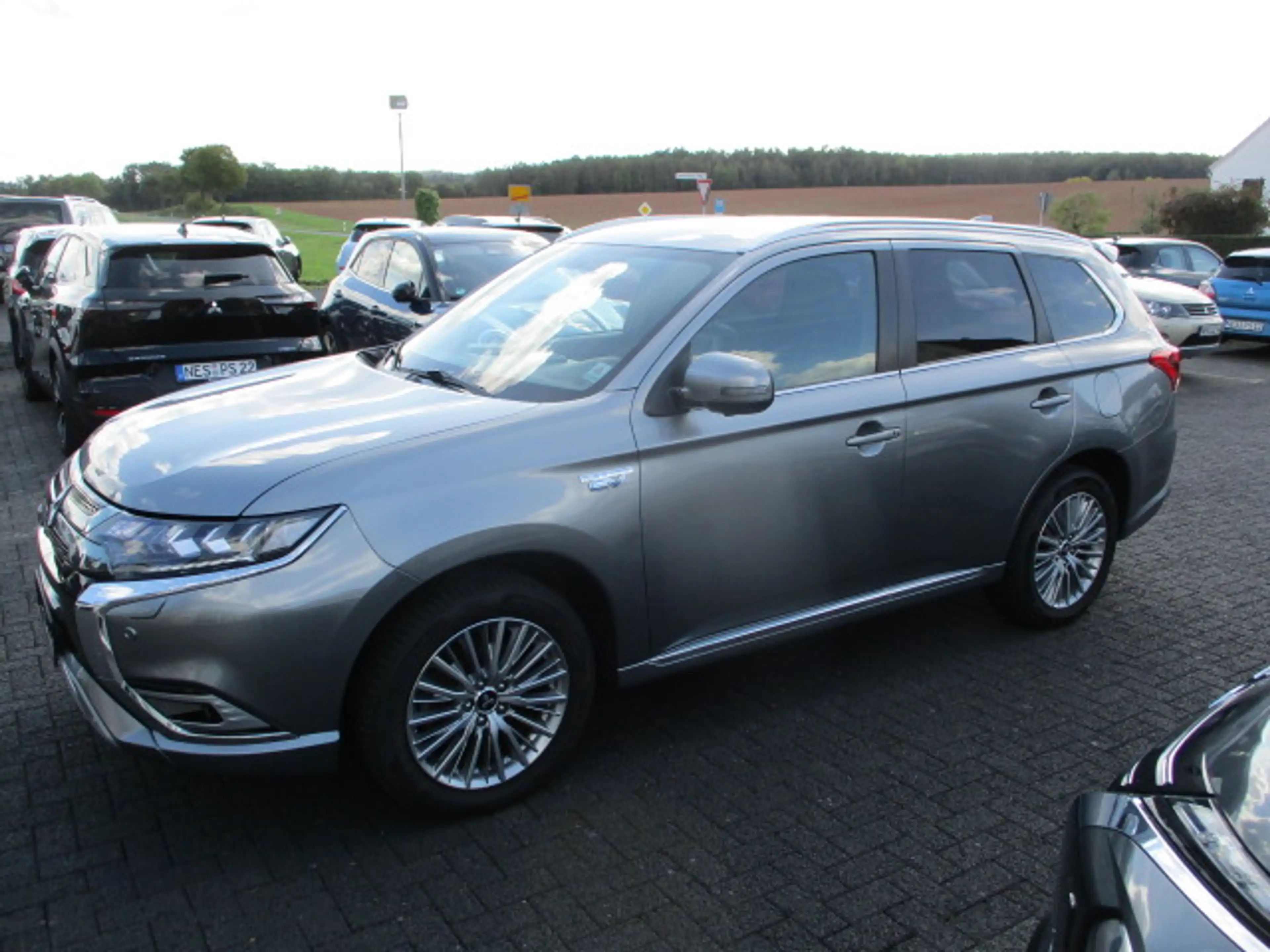 Mitsubishi Outlander Outlander Plug-In Hybrid 2.4 4WD Plug-In Hybrid Spirit — photo 15