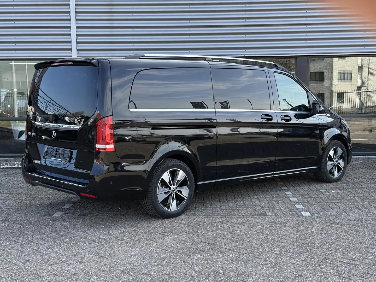 Mercedes-Benz EQV 300 L3 8-Persoons Zwart - 2