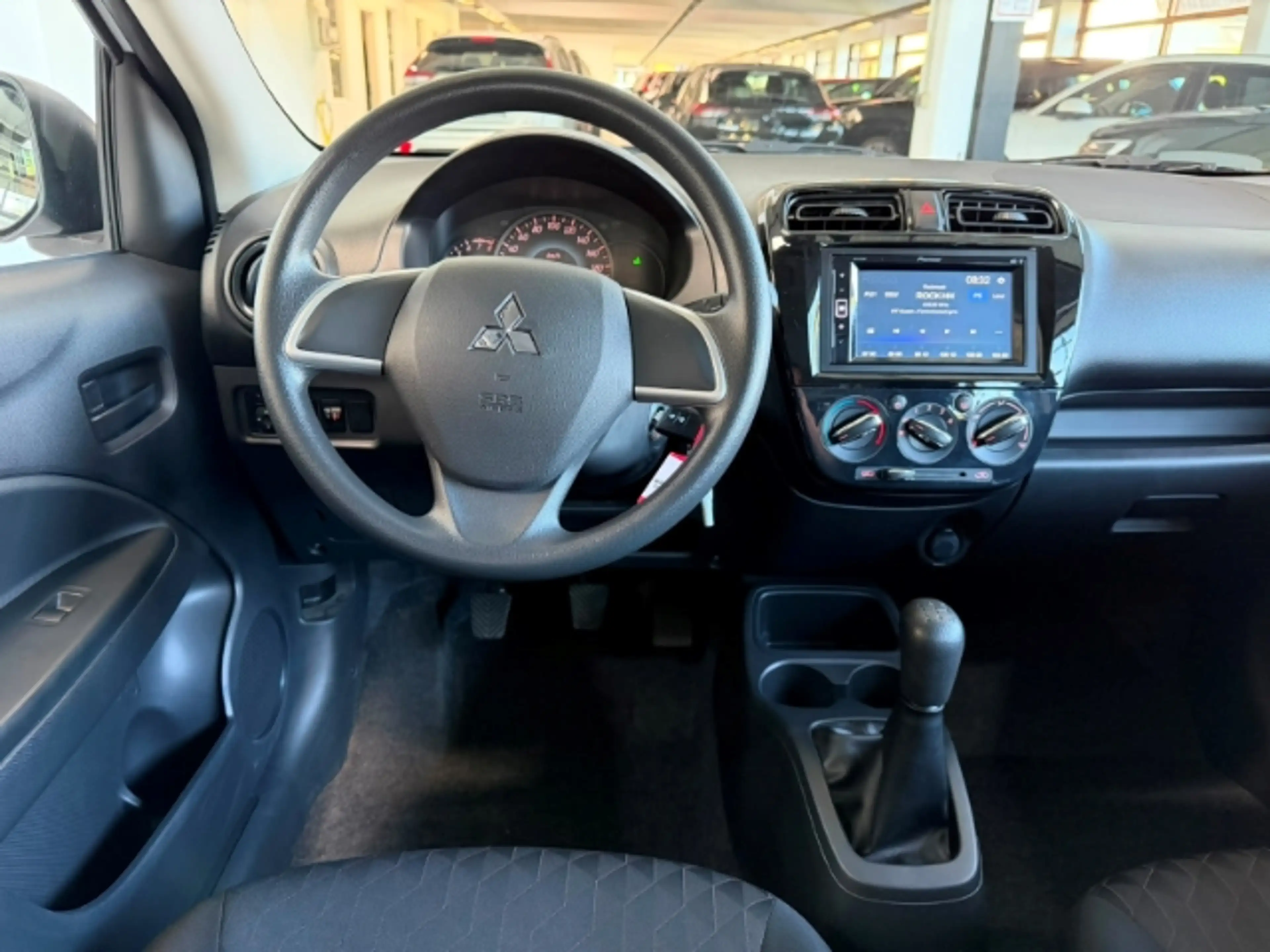 Mitsubishi Space Star Select 1,2 l MIVEC DAB Tel.-Vorb. Berganfahrass. — photo 11