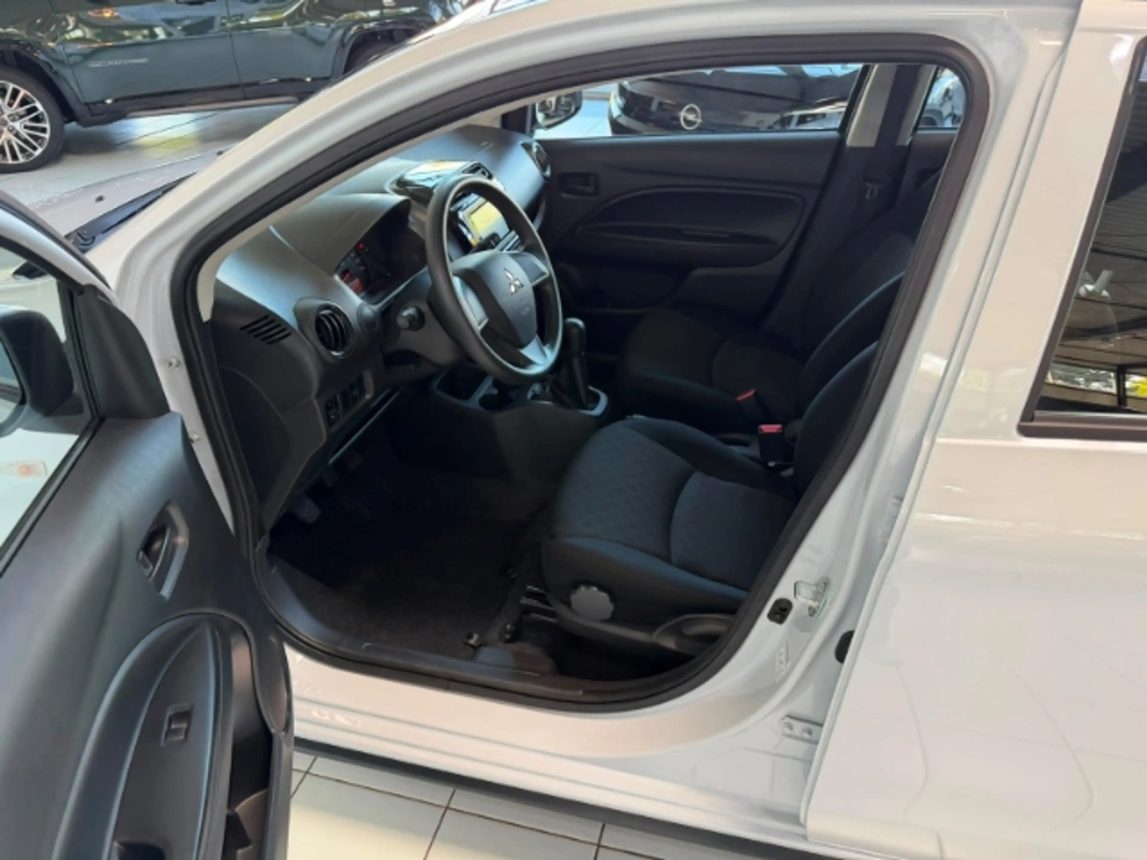 Mitsubishi Space Star Select 1,2 l MIVEC DAB Tel.-Vorb. Berganfahrass. — photo 8