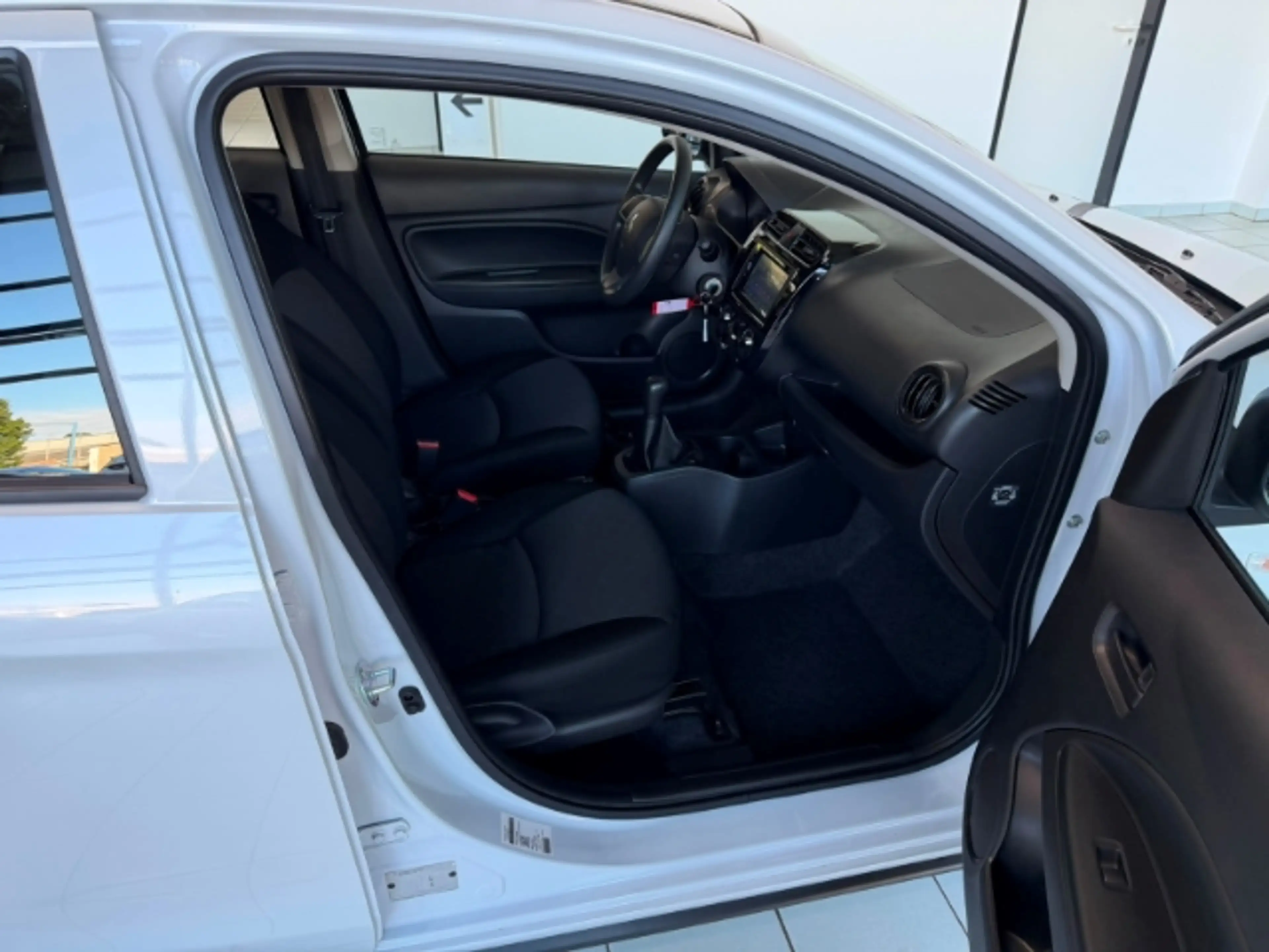 Mitsubishi Space Star Select 1,2 l MIVEC DAB Tel.-Vorb. Berganfahrass. — photo 10