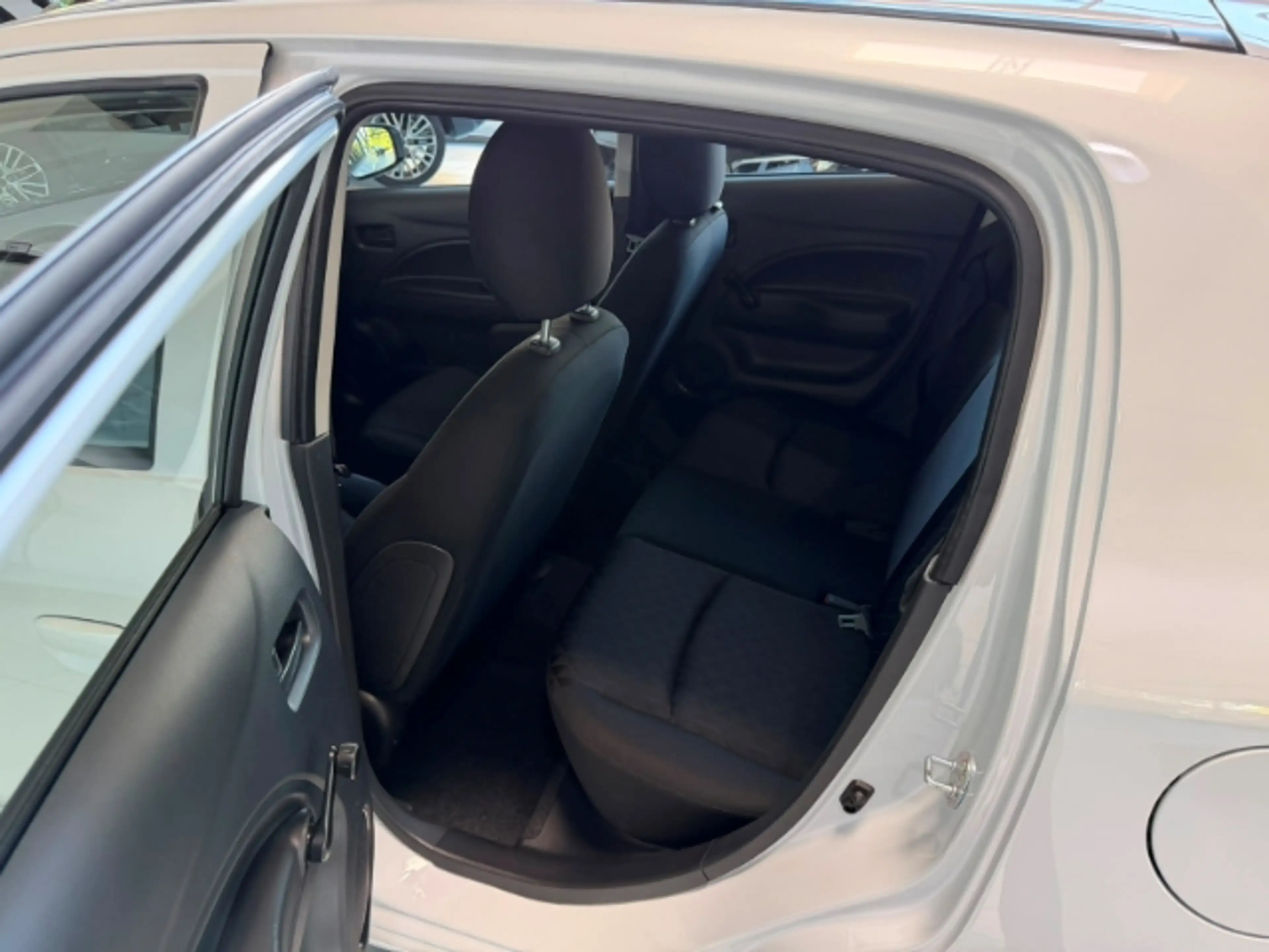 Mitsubishi Space Star Select 1,2 l MIVEC DAB Tel.-Vorb. Berganfahrass. — photo 9