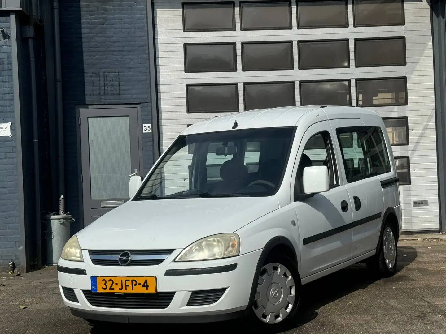 Opel Tour 1.4-16V Enjoy | Elek-Pakket | Cruise | APK Bílá - 1