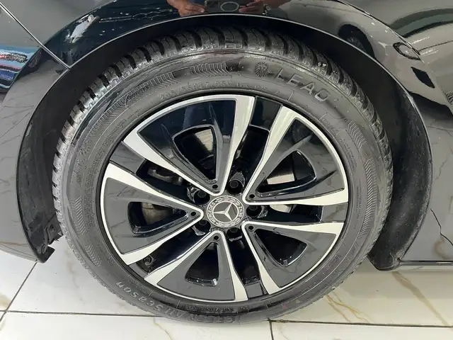 Mercedes-Benz B-Class view 5