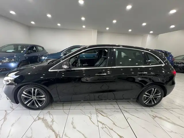Mercedes-Benz B-Class view 3