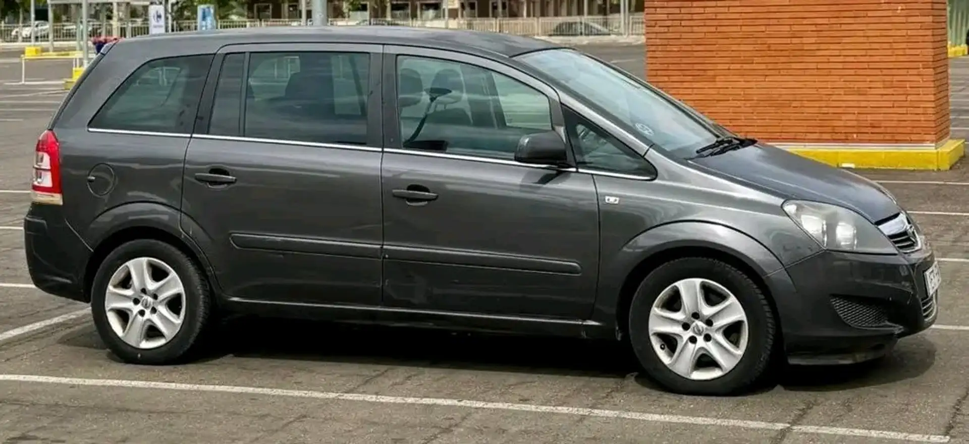 Opel Zafira Zafira 1.7CDTi Essentia Essentia Gris - 1