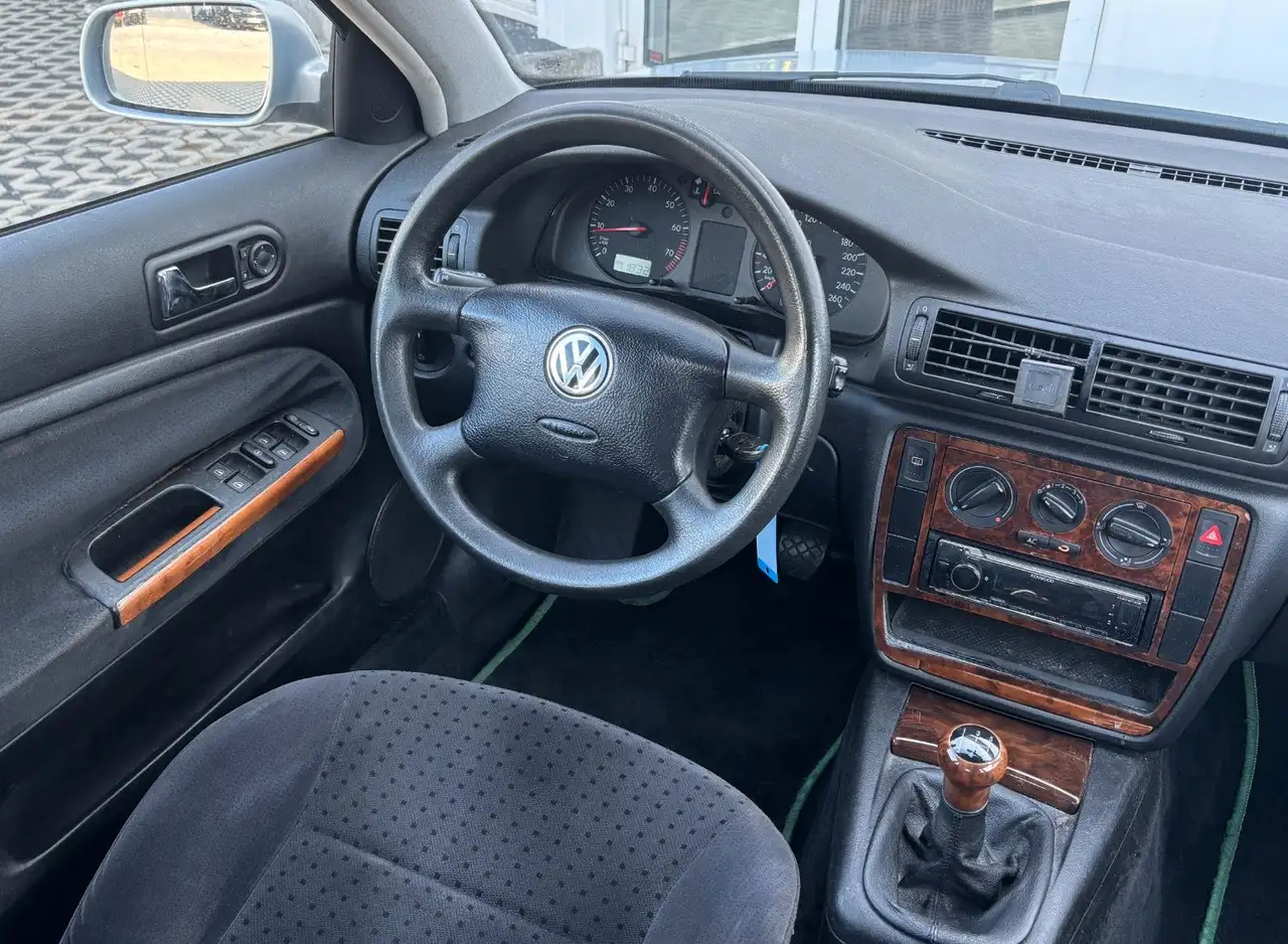 Volkswagen Passat 1.6 Limousine Basis - Bluetooth*USB*TUV, foto 8