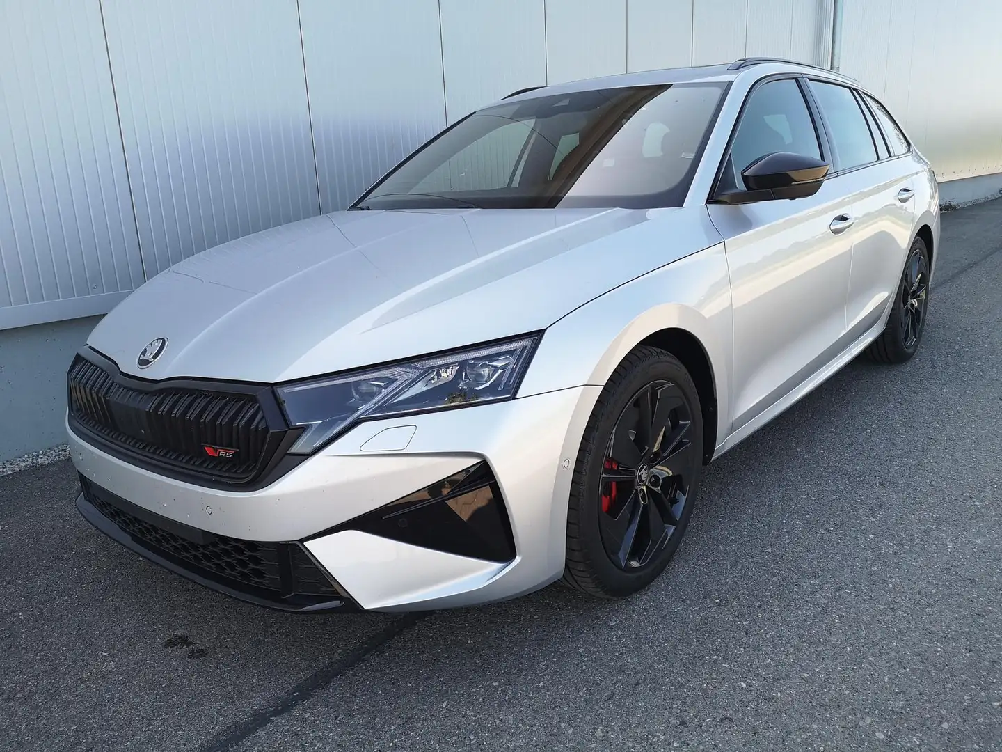 Skoda Octavia Combi 2.0 TSI 195 kW RS Kombi ABT 2.0TSI Pano M... Silber - 1