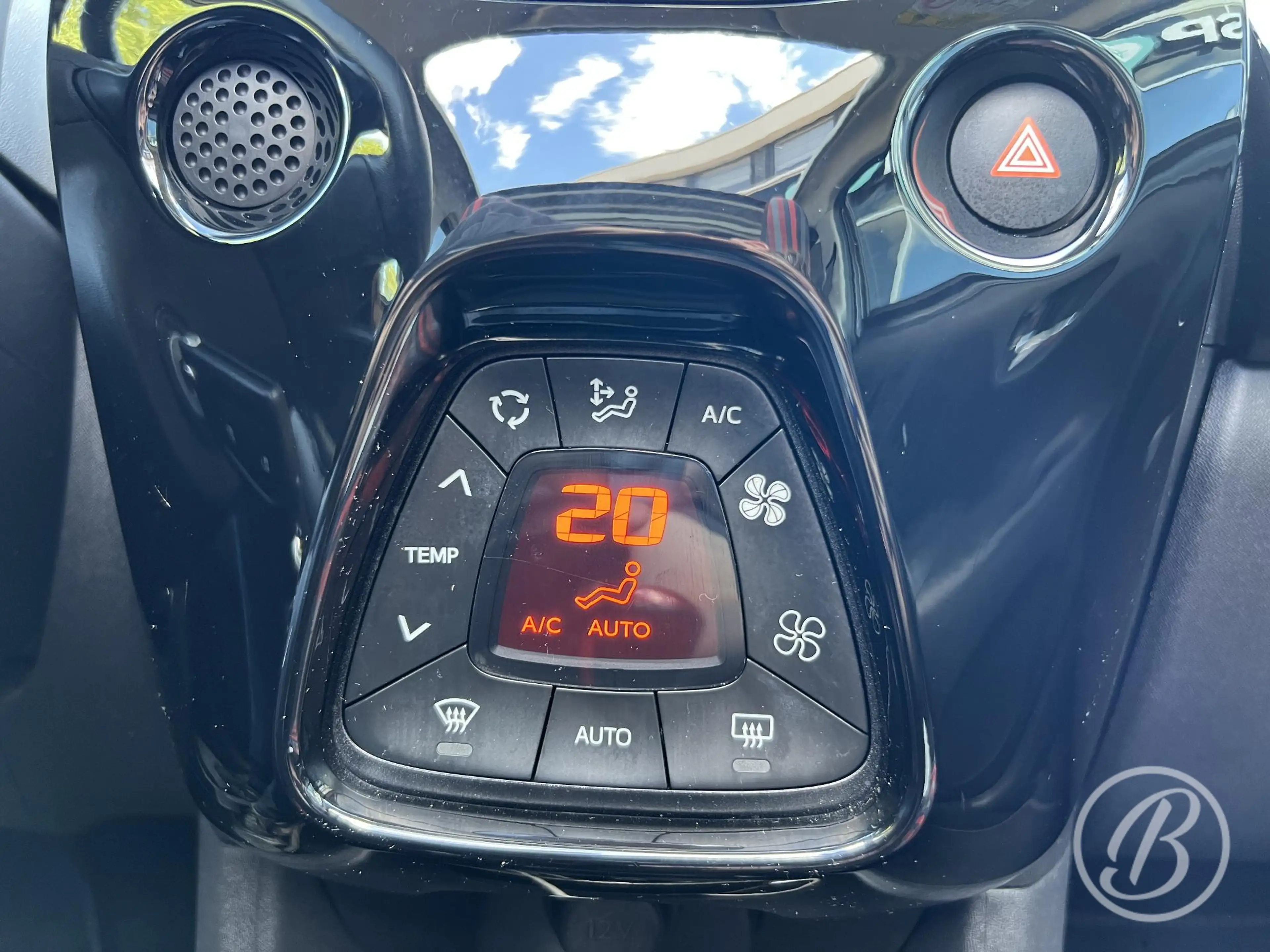 Peugeot 108 1.0 e-VTi 72 pk Allure TOP! 5 deurs | Elektrisch c — photo 14
