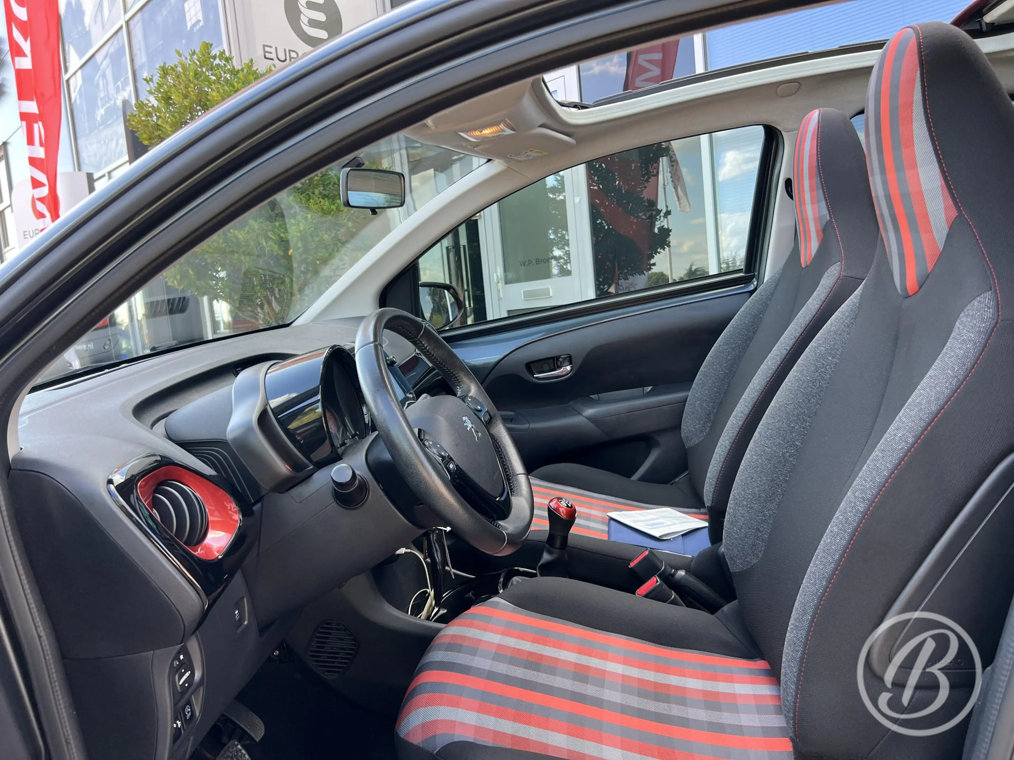 Peugeot 108 1.0 e-VTi 72 pk Allure TOP! 5 deurs | Elektrisch c — photo 6