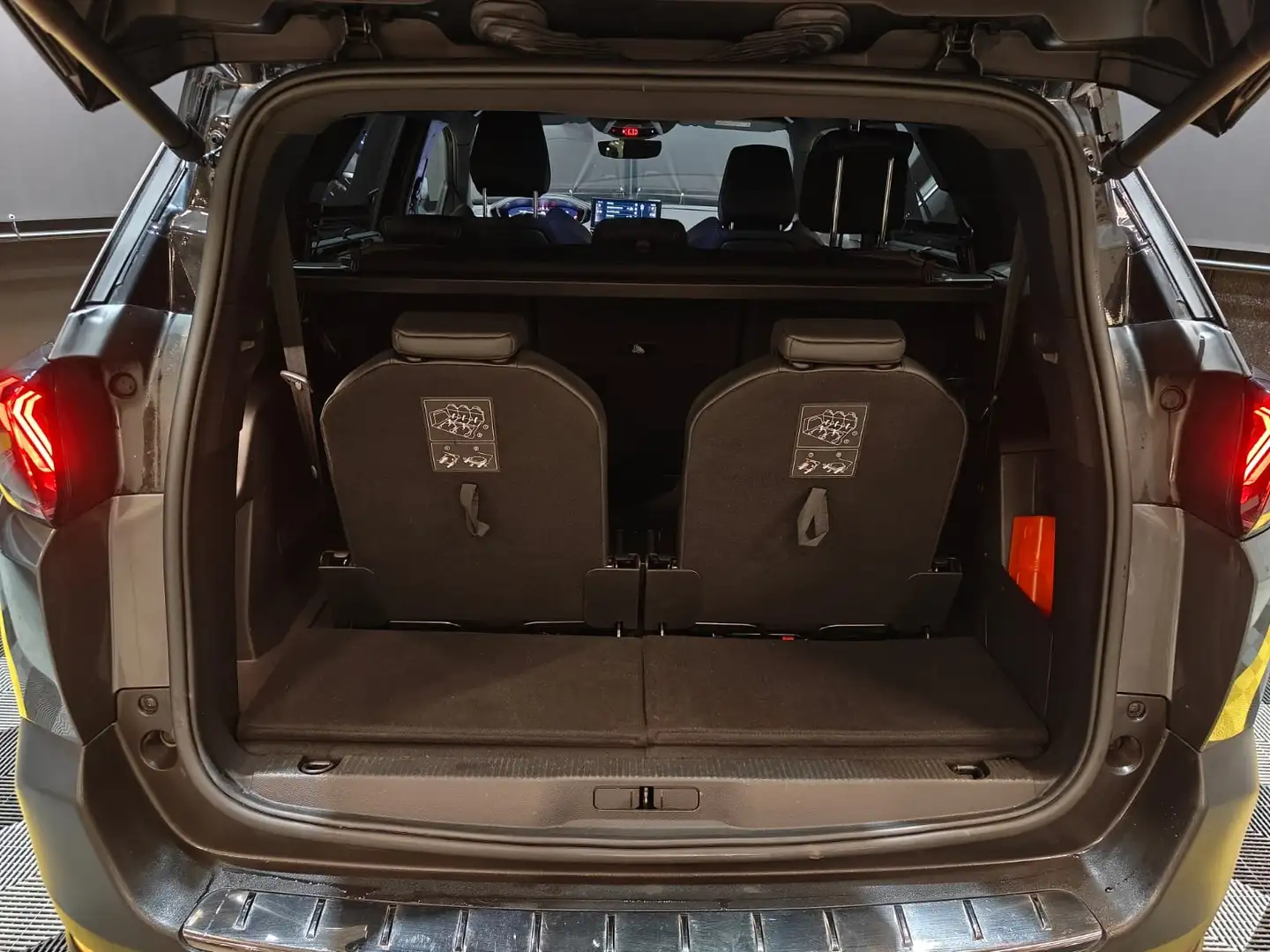 Peugeot 5008 5008 1.6 180pk GT 7-zit/VerwLeder/Keyless/DodeHoek - 2