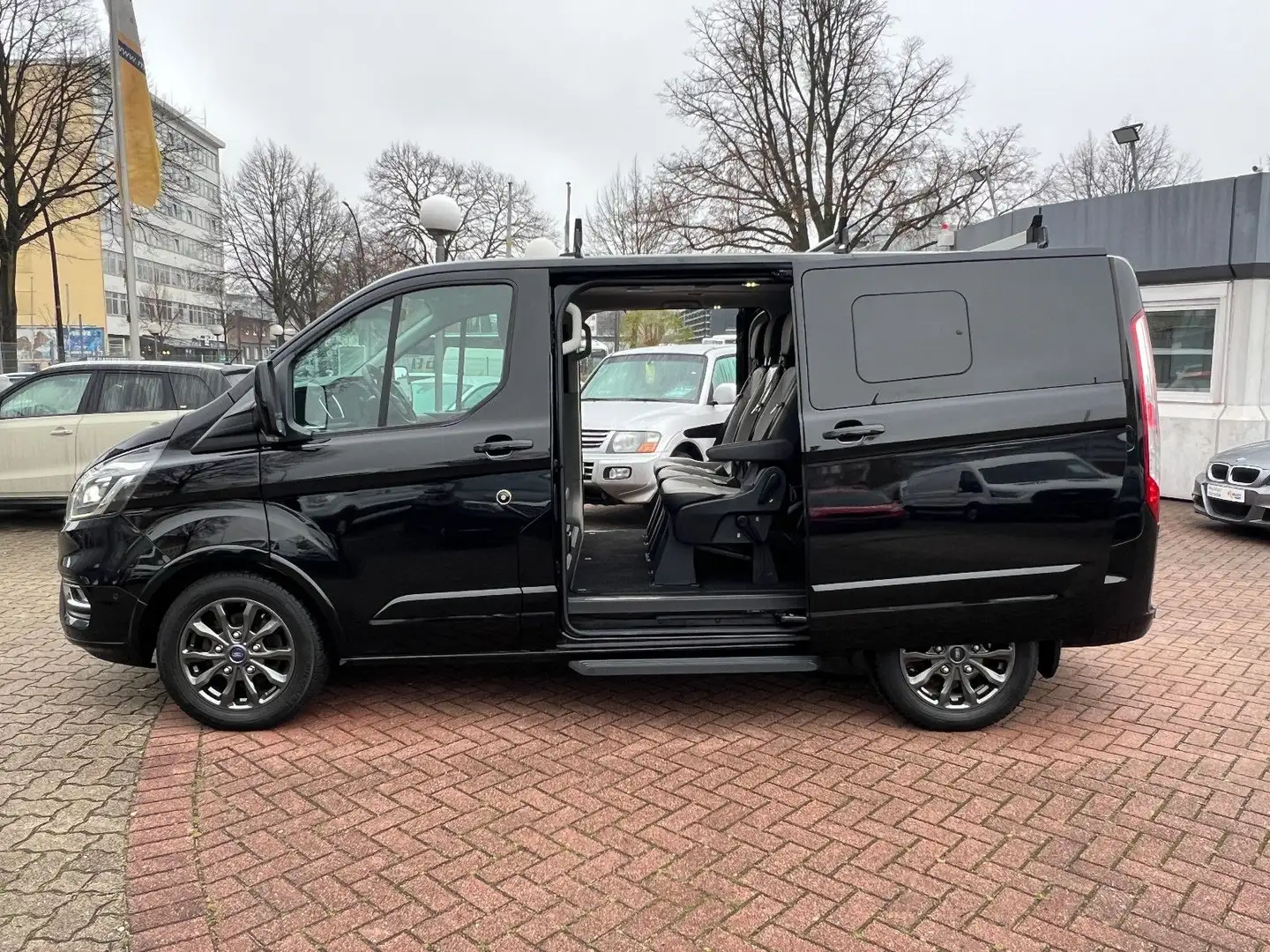 Ford Tourneo Custom 320 L1 TITANIUM X 8-SITZER KAMERA Schwarz - 2