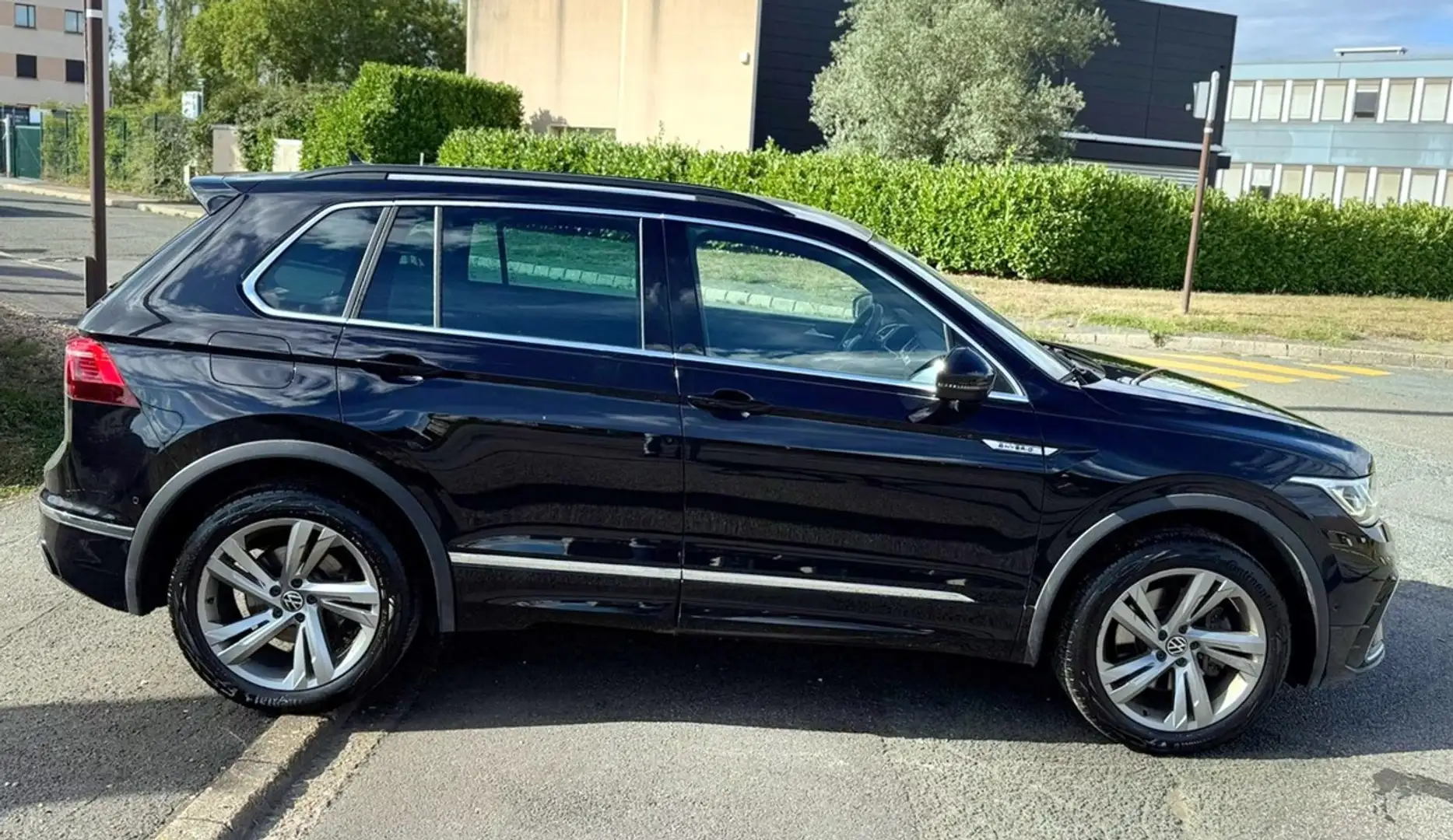 Volkswagen Tiguan R-LINE TBEG 1.4 ETSI 245 DSG6 20825HT ENTRETIEN COMPLET A JOUR  GARANTIE 12 MOIS Zwart - 2