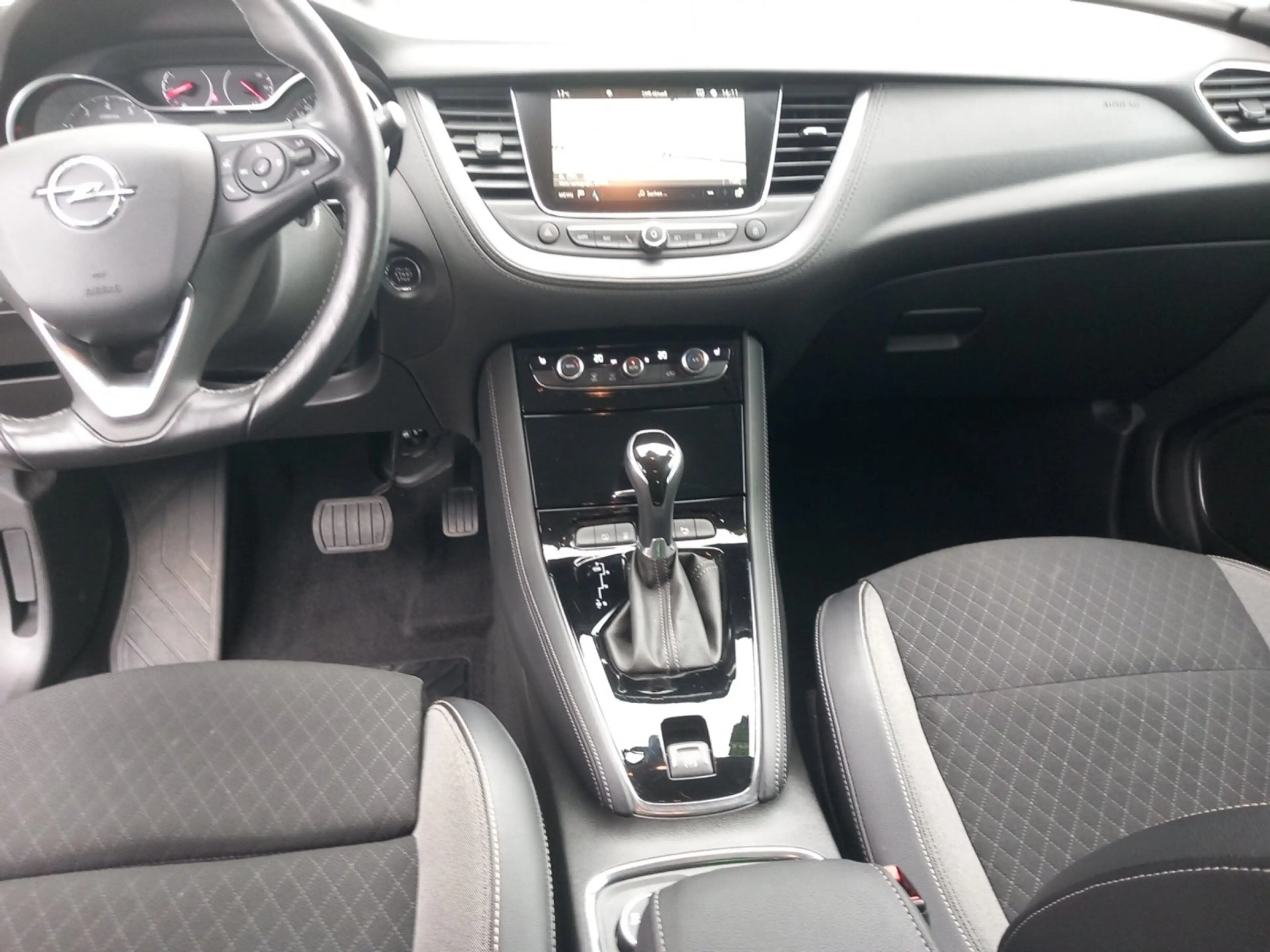 Opel Grandland X Turbo INNOVATION Automatik, PDC, SHZ, — photo 15