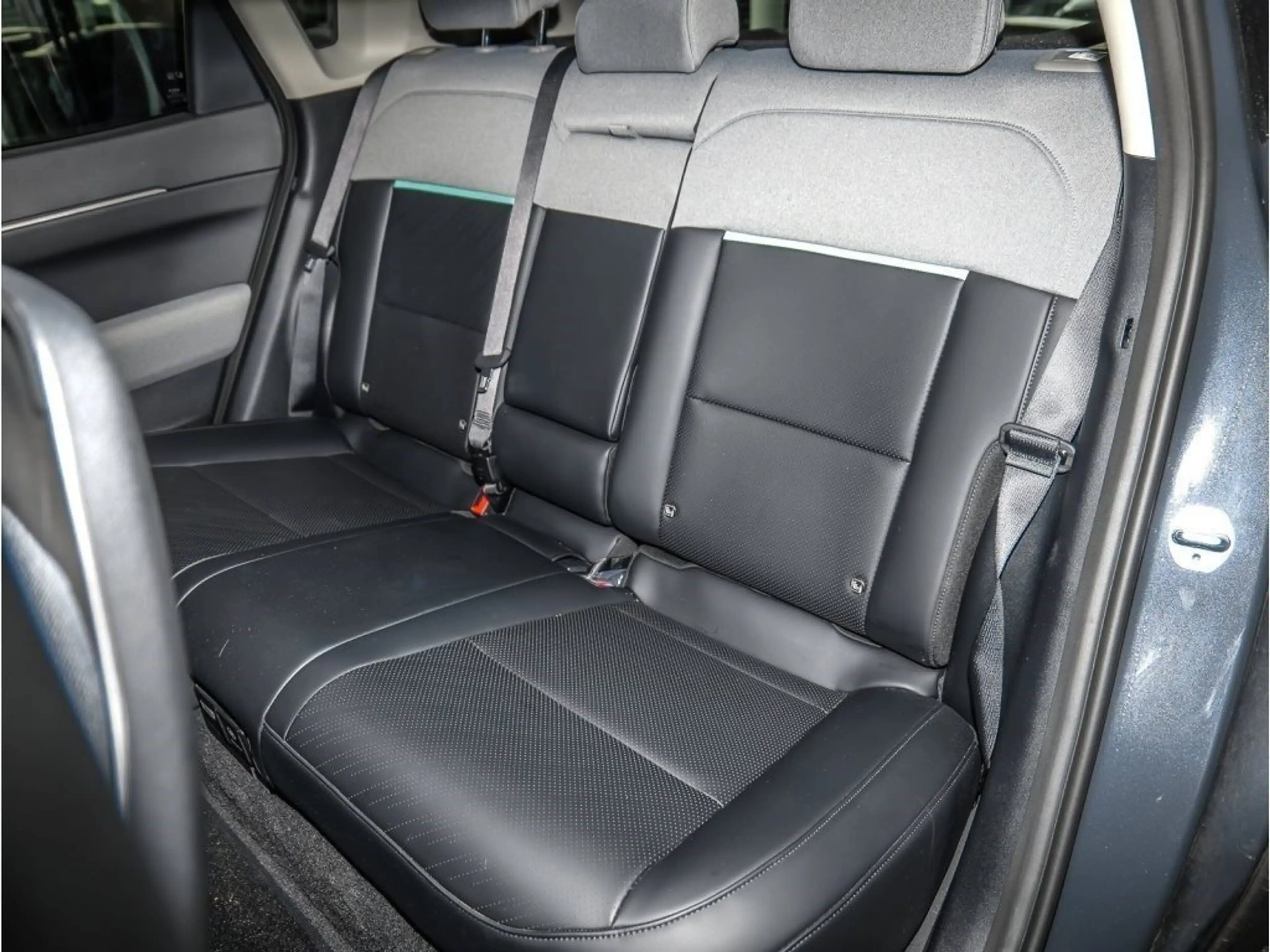 Kia EV4 81 FWD EARTH SONDERKONDITIONEN — photo 13