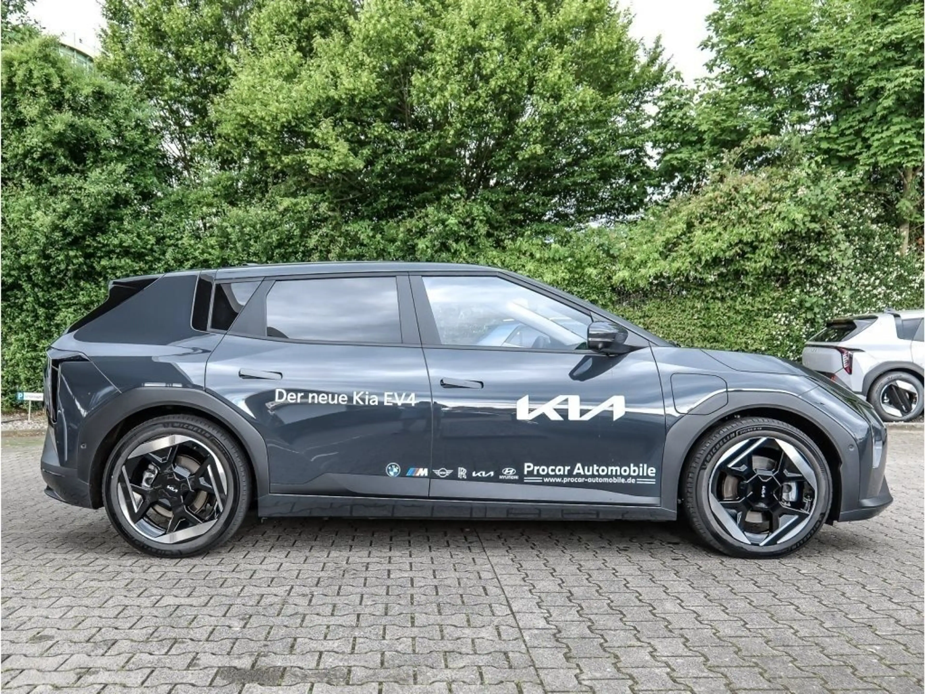 Kia EV4 81 FWD EARTH SONDERKONDITIONEN — photo 2