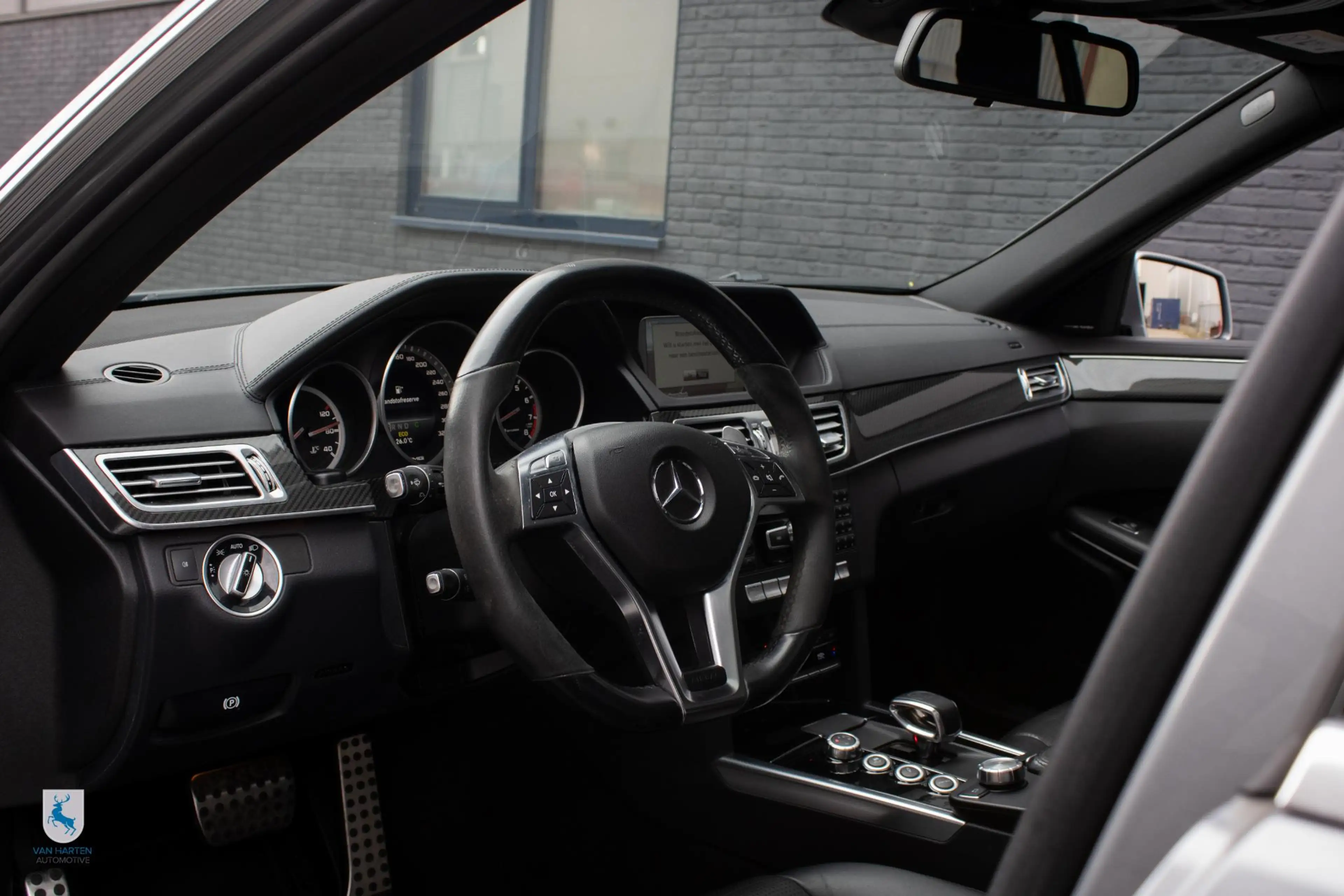 Mercedes-Benz E 63 AMG Estate 4MATIC / 1ste lak / 5.5 V8 Biturbo / 558 PK — photo 16
