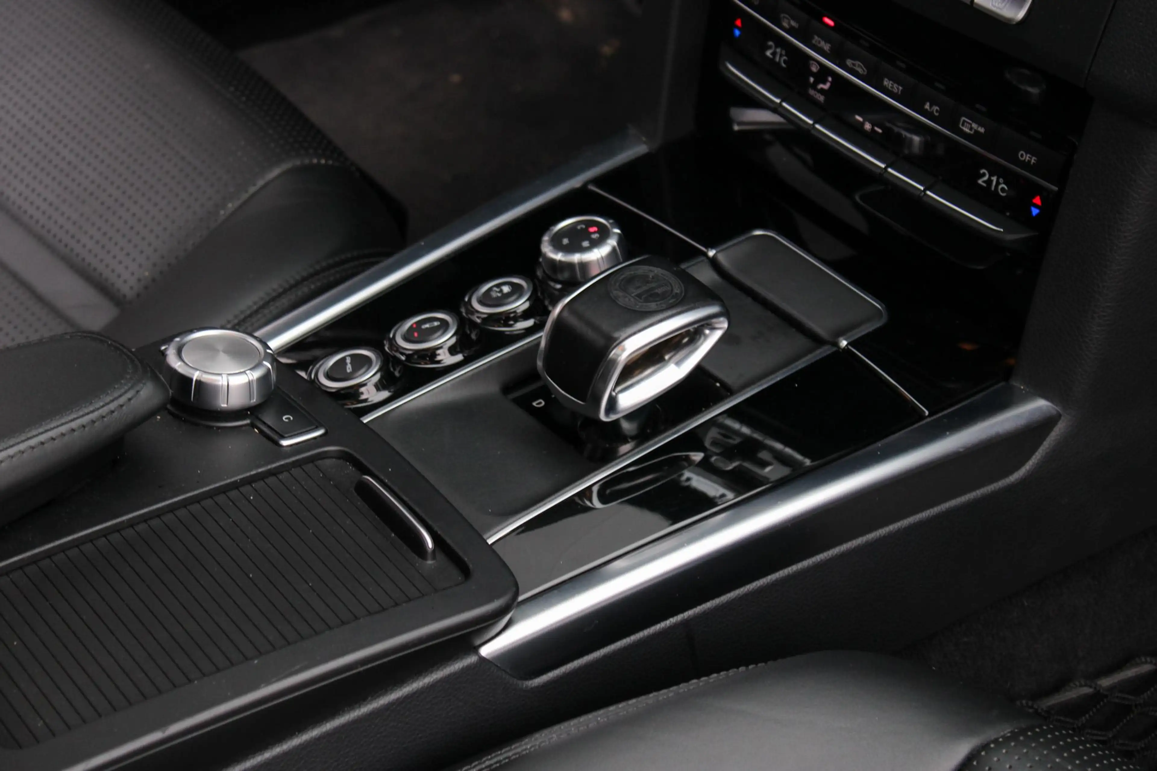 Mercedes-Benz E 63 AMG Estate 4MATIC / 1ste lak / 5.5 V8 Biturbo / 558 PK — photo 25
