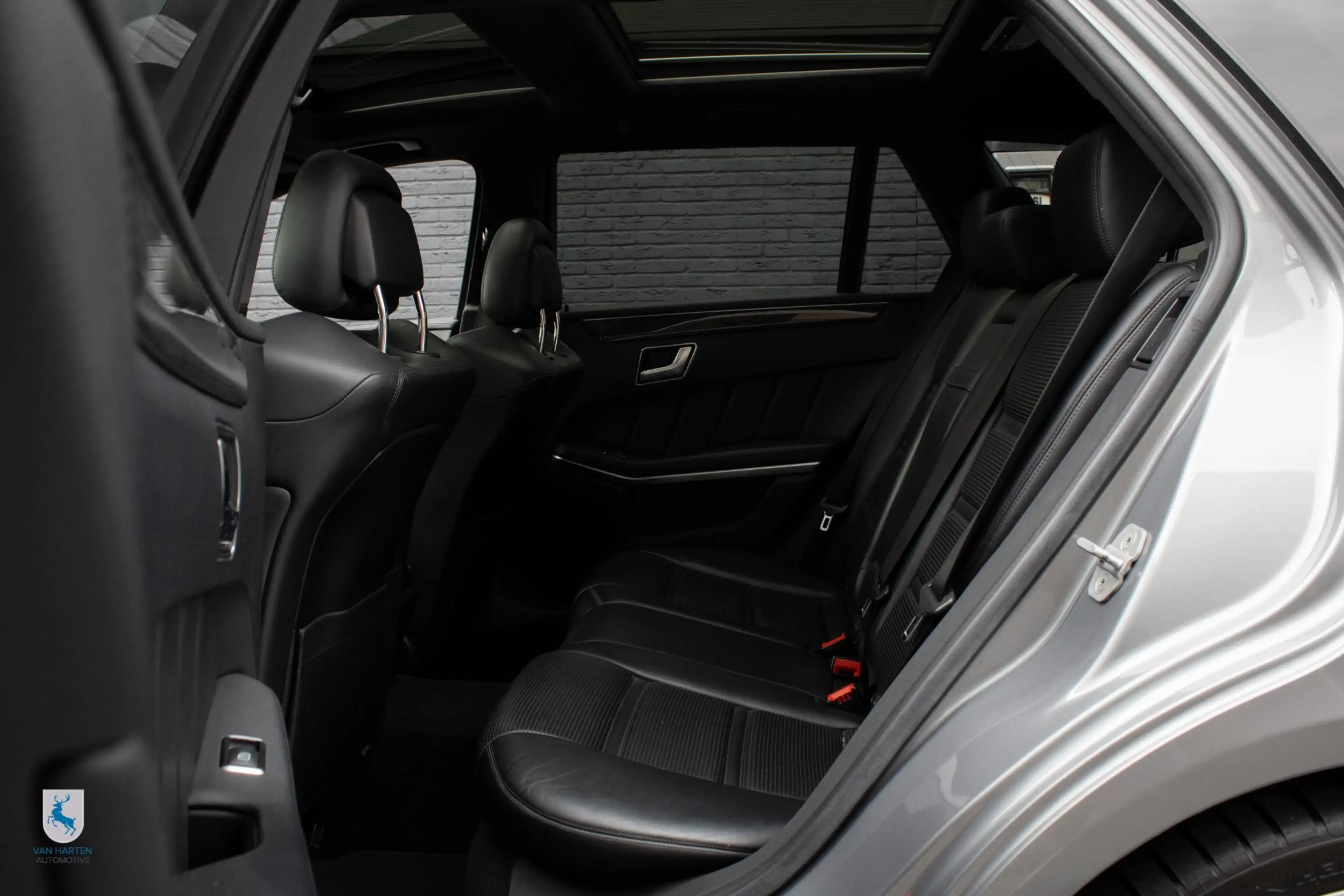 Mercedes-Benz E 63 AMG Estate 4MATIC / 1ste lak / 5.5 V8 Biturbo / 558 PK — photo 47