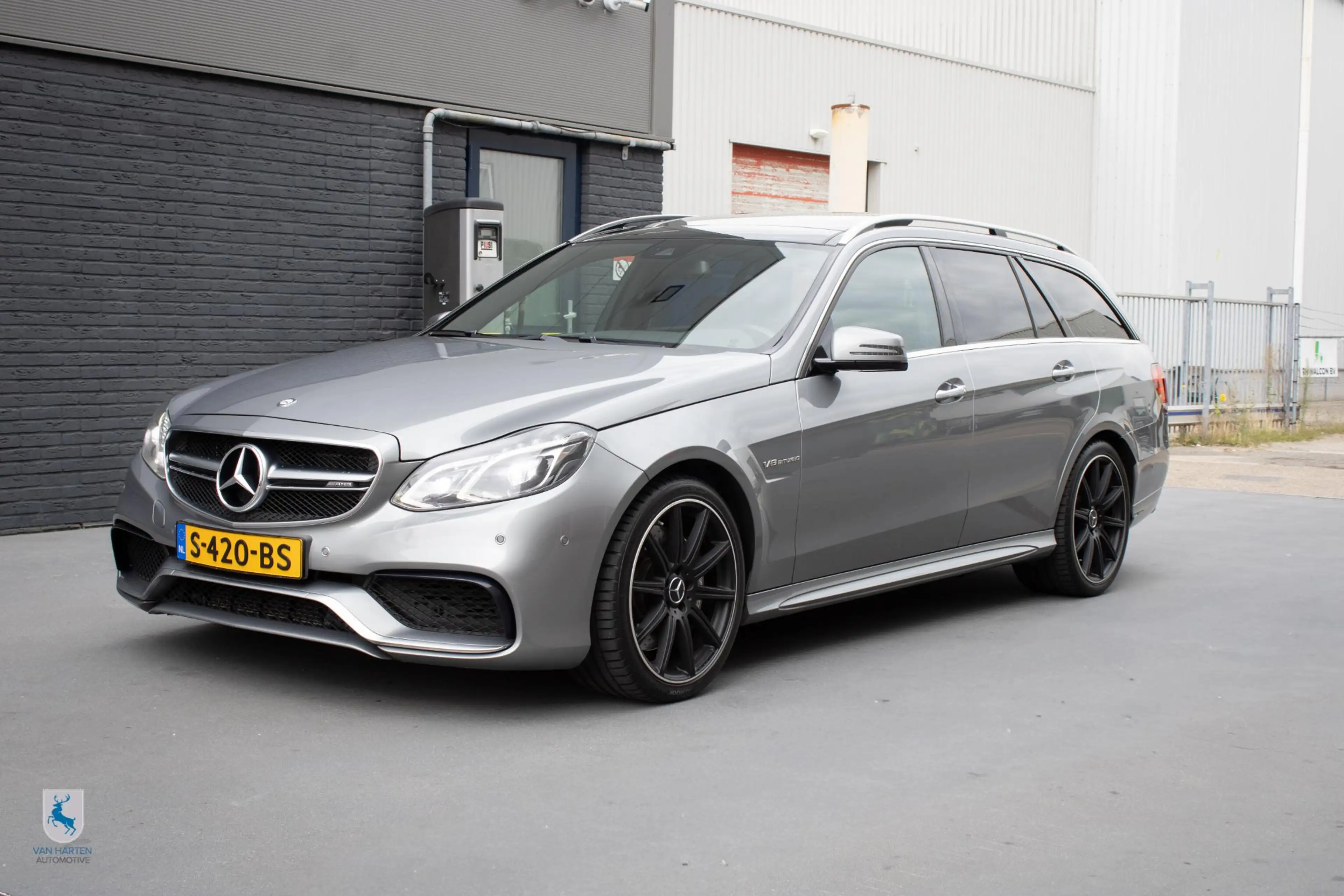 Mercedes-Benz E 63 AMG Estate 4MATIC / 1ste lak / 5.5 V8 Biturbo / 558 PK