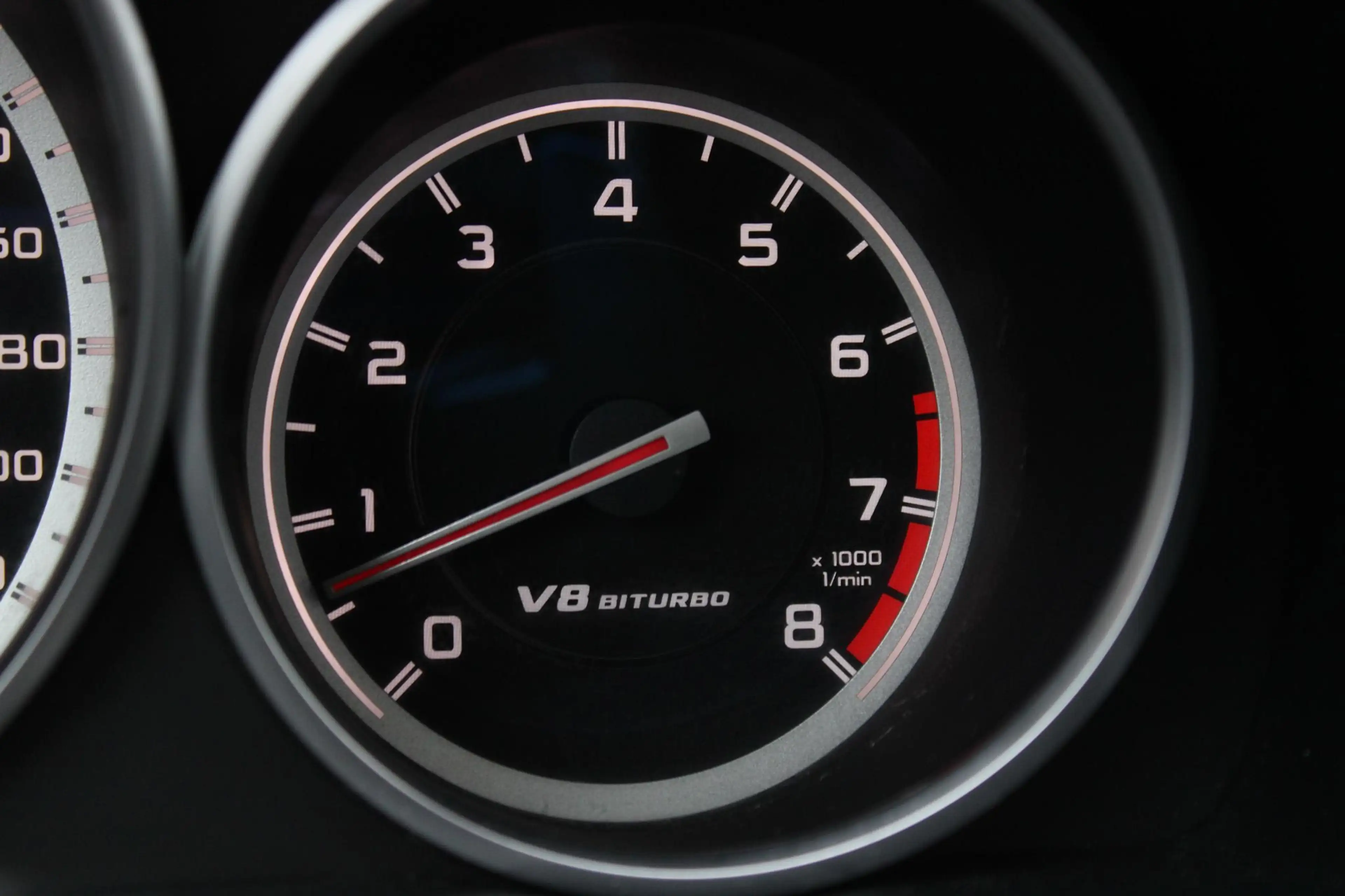 Mercedes-Benz E 63 AMG Estate 4MATIC / 1ste lak / 5.5 V8 Biturbo / 558 PK — photo 24