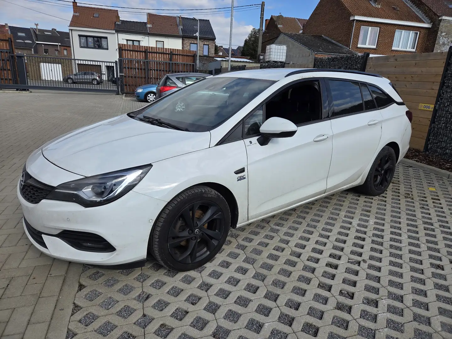 Opel Astra Sports Tourer 1.5 Turbo D--OPC LINE-- - 1