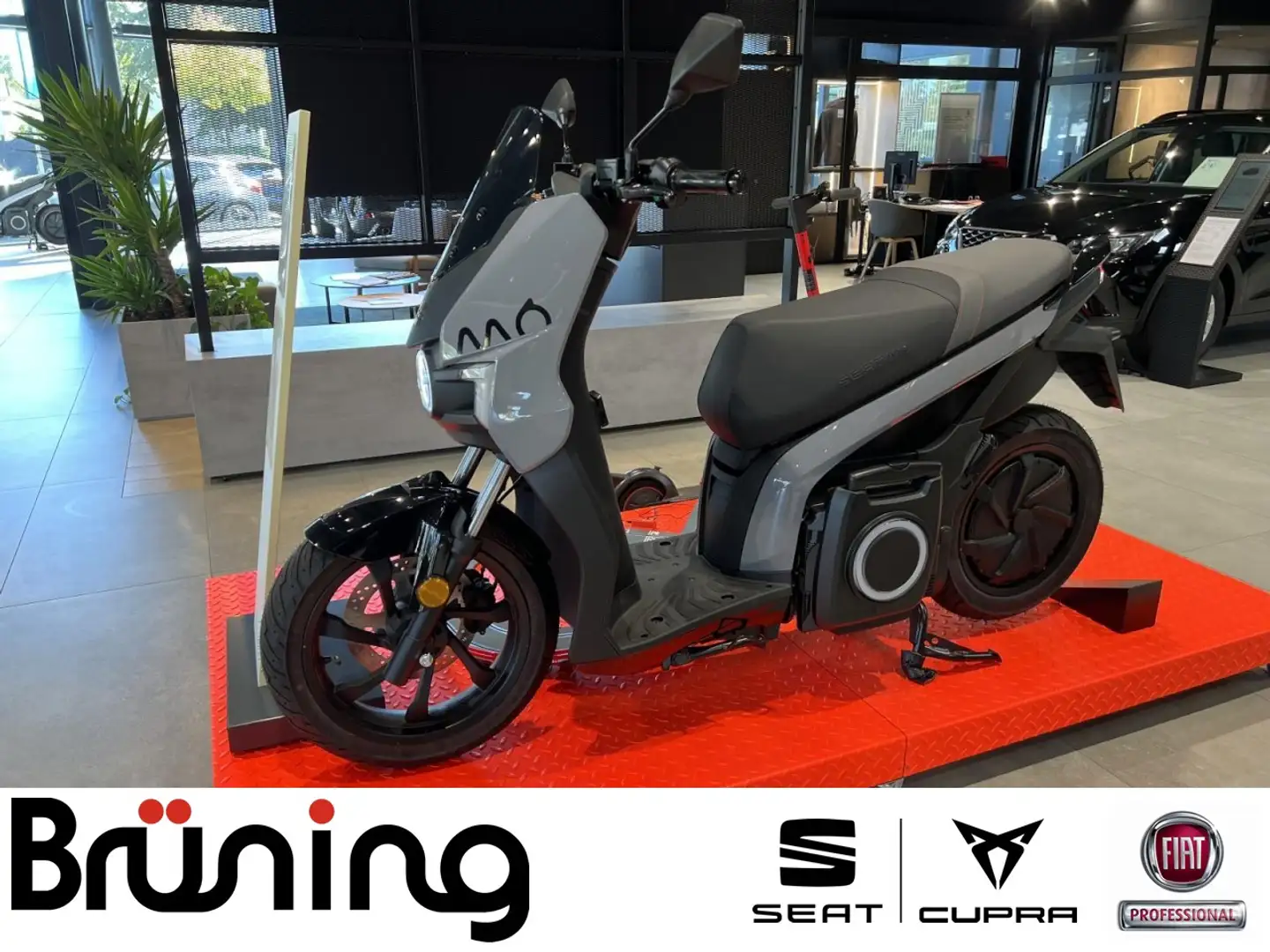 SEAT MO 50 in Barcelona Grey Gri - 1