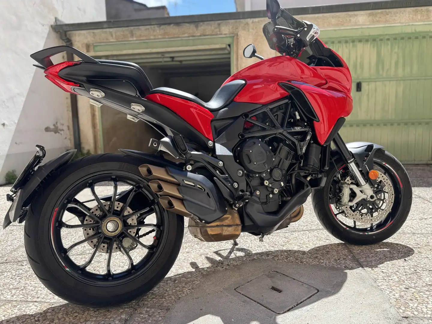 MV Agusta Turismo Veloce 800 - 2