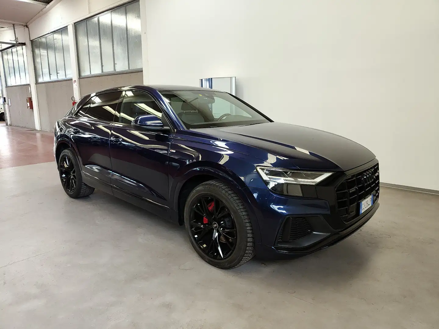 Audi Q8 45 TDI 231cv MHEV quattro tiptronic Sport S line Blau - 2