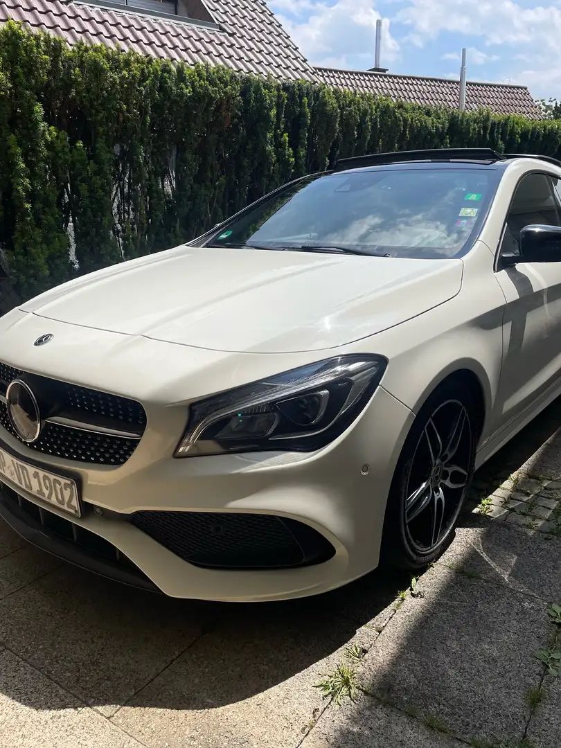 Mercedes-Benz CLA 220 Shooting Brake d 4Matic 7G-DCT AMG Line - 1
