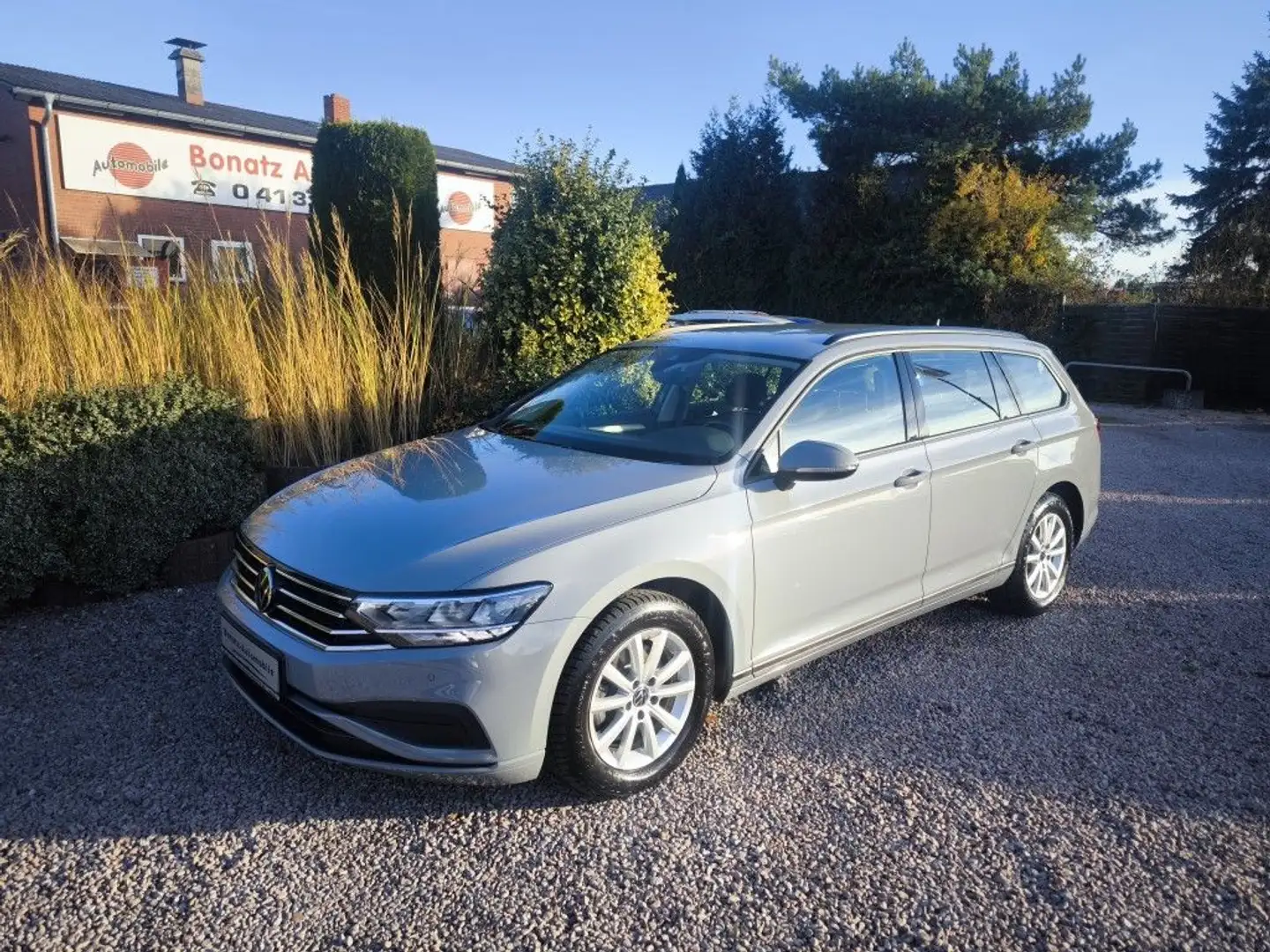 Volkswagen Passat Variant 2.0 TDI DSG Conceptline *Navi,AHK,Sitzhzg,APP* Grau - 1