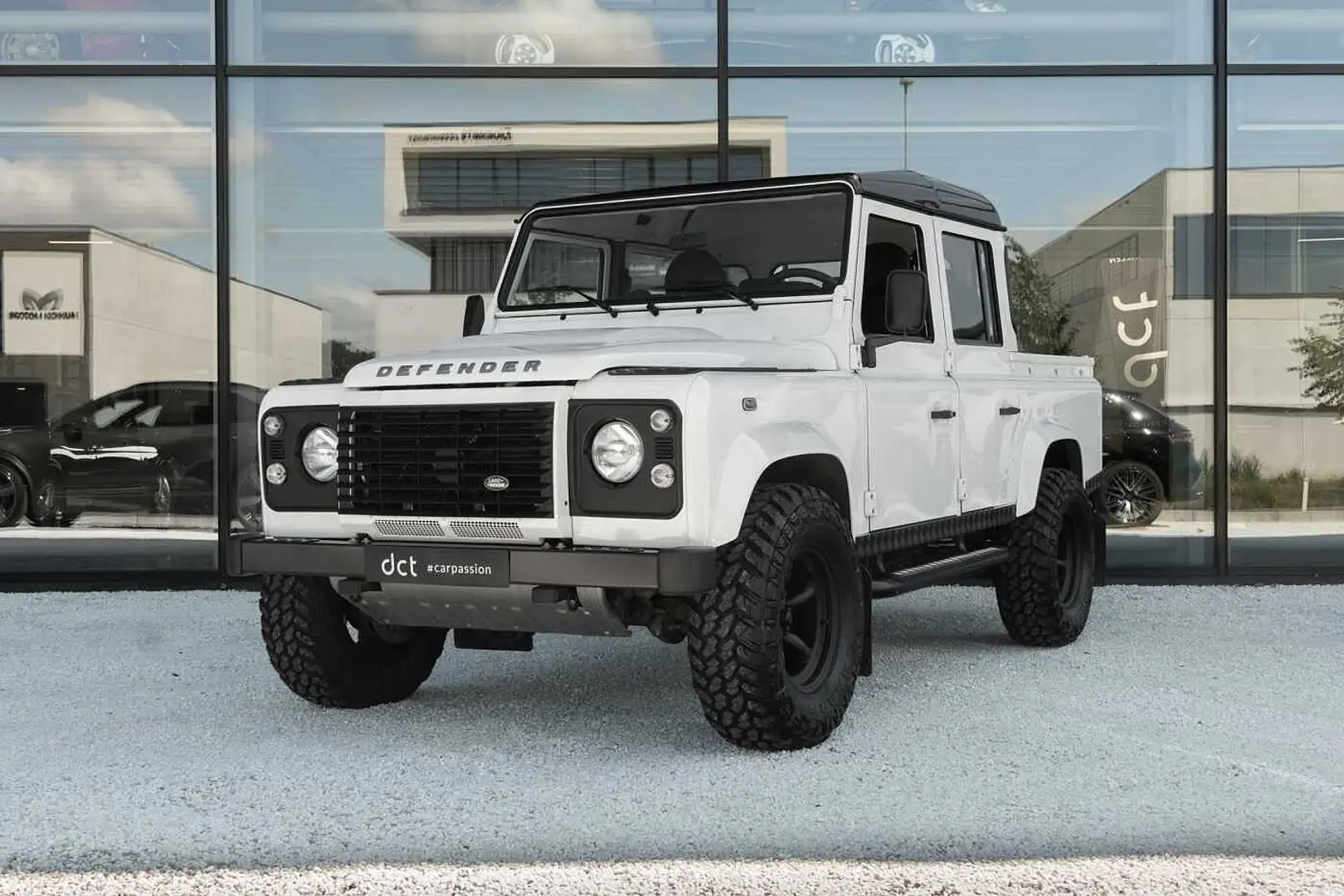 Land Rover Defender 110 DCPU - 1st Owner ** ONLY 5000 KM ** airco Wit - 1