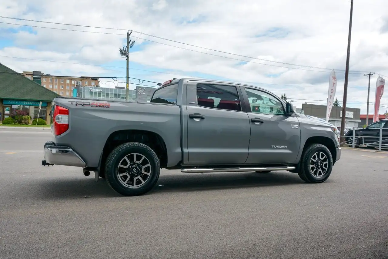 Toyota Tundra снимка Toyota Tundra
