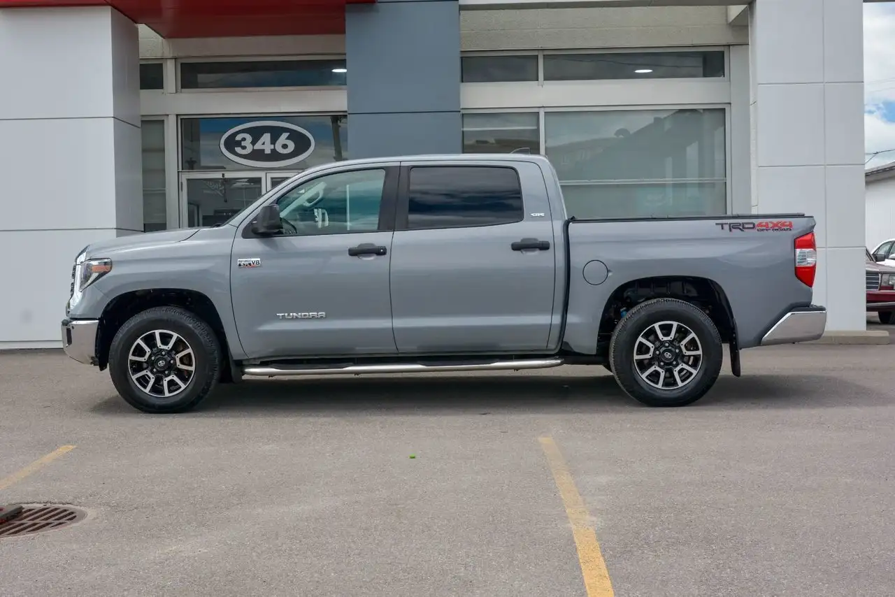 Toyota Tundra снимка Toyota Tundra