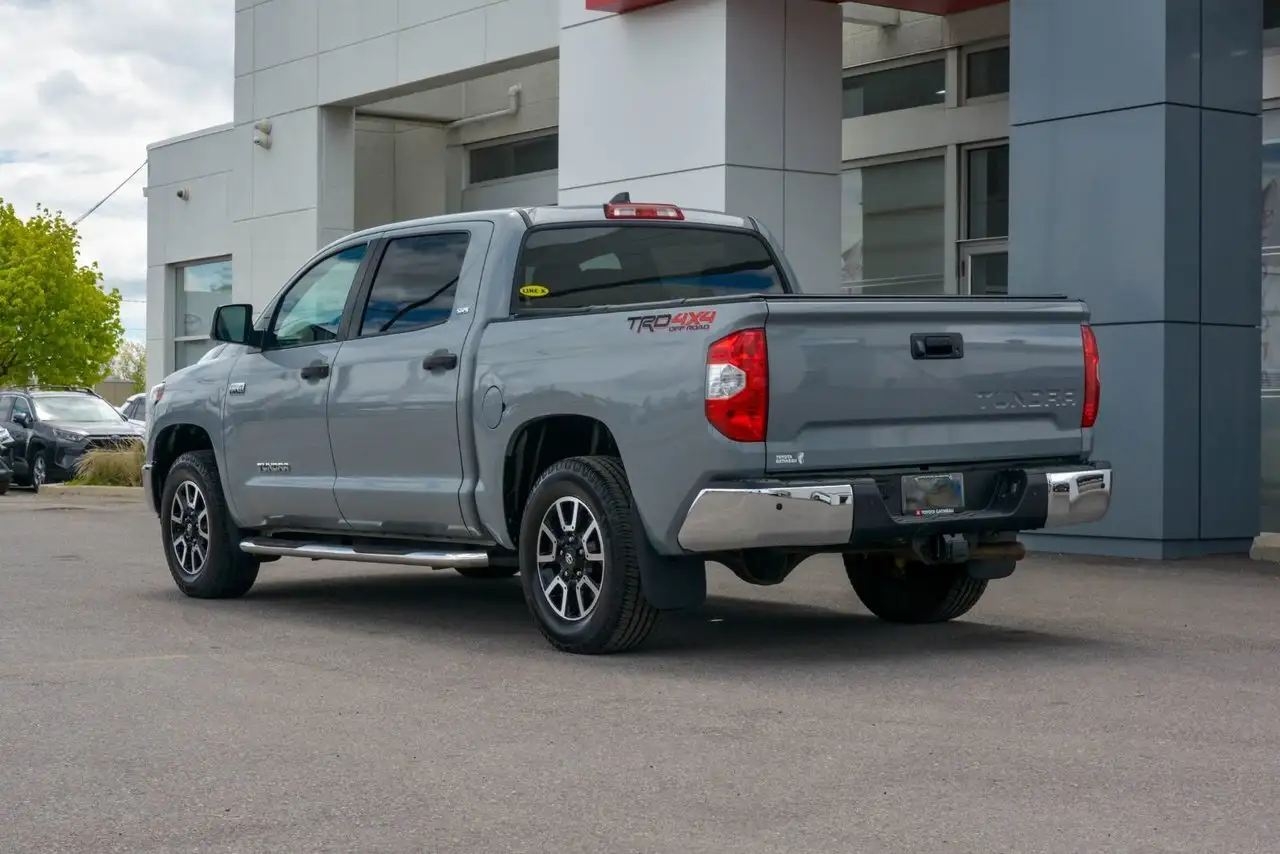 Toyota Tundra снимка Toyota Tundra