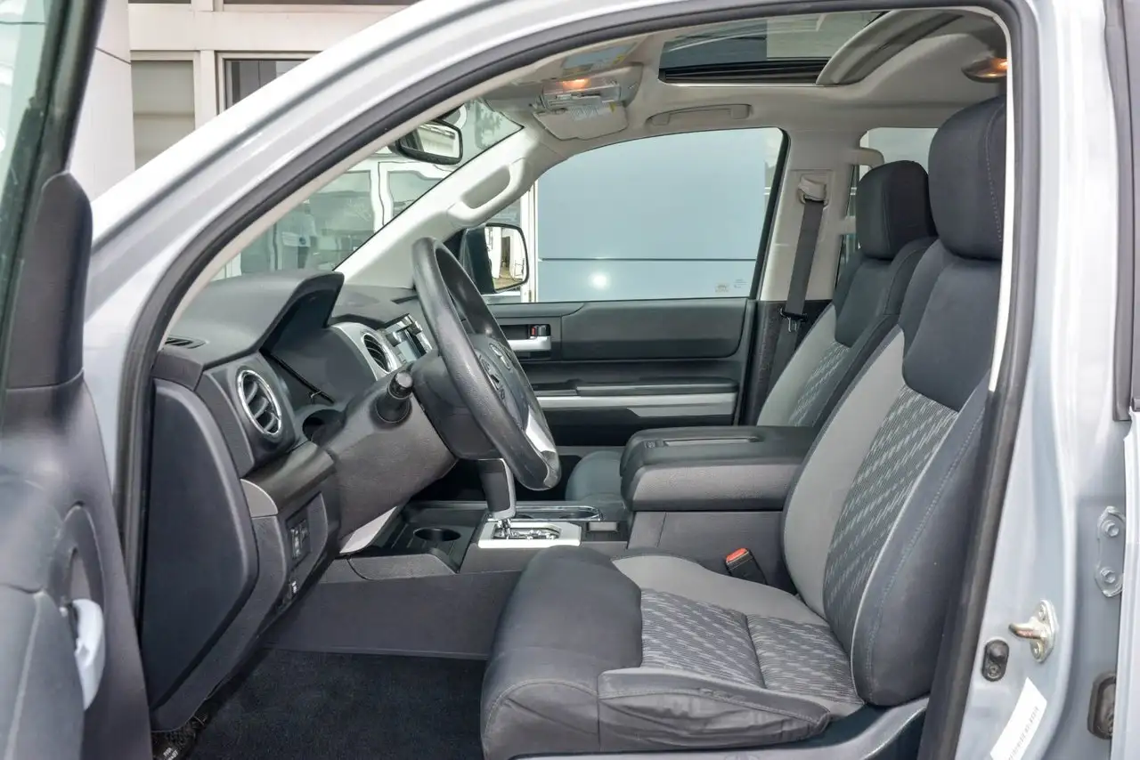 Toyota Tundra снимка Toyota Tundra
