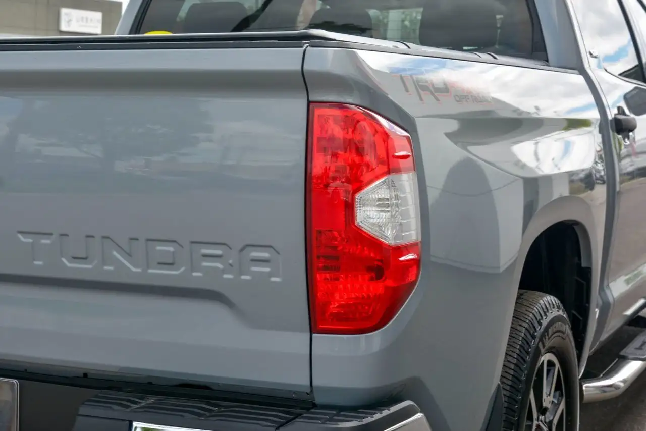 Toyota Tundra снимка Toyota Tundra