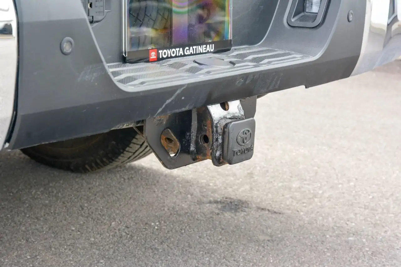Toyota Tundra снимка Toyota Tundra