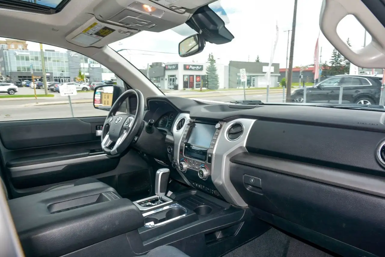 Toyota Tundra снимка Toyota Tundra