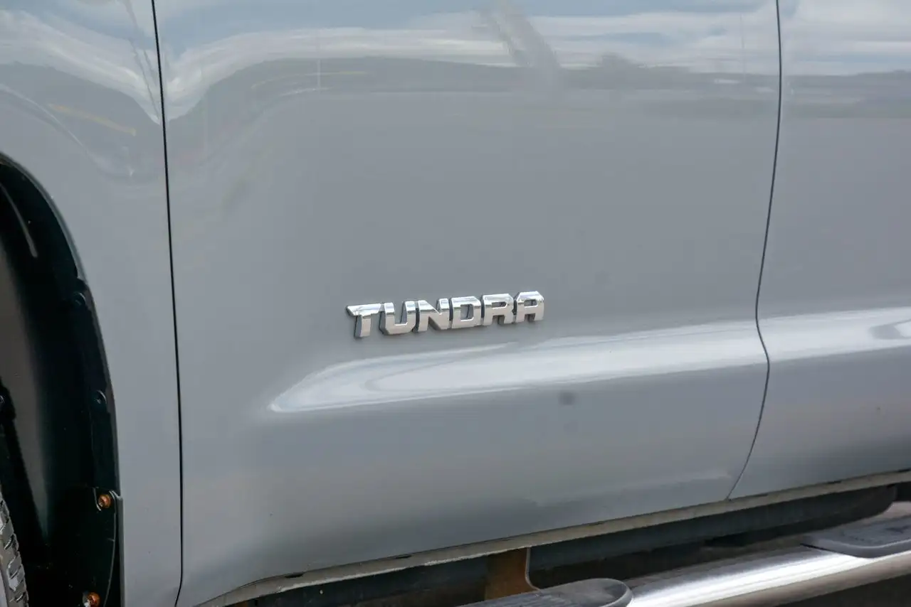Toyota Tundra снимка Toyota Tundra