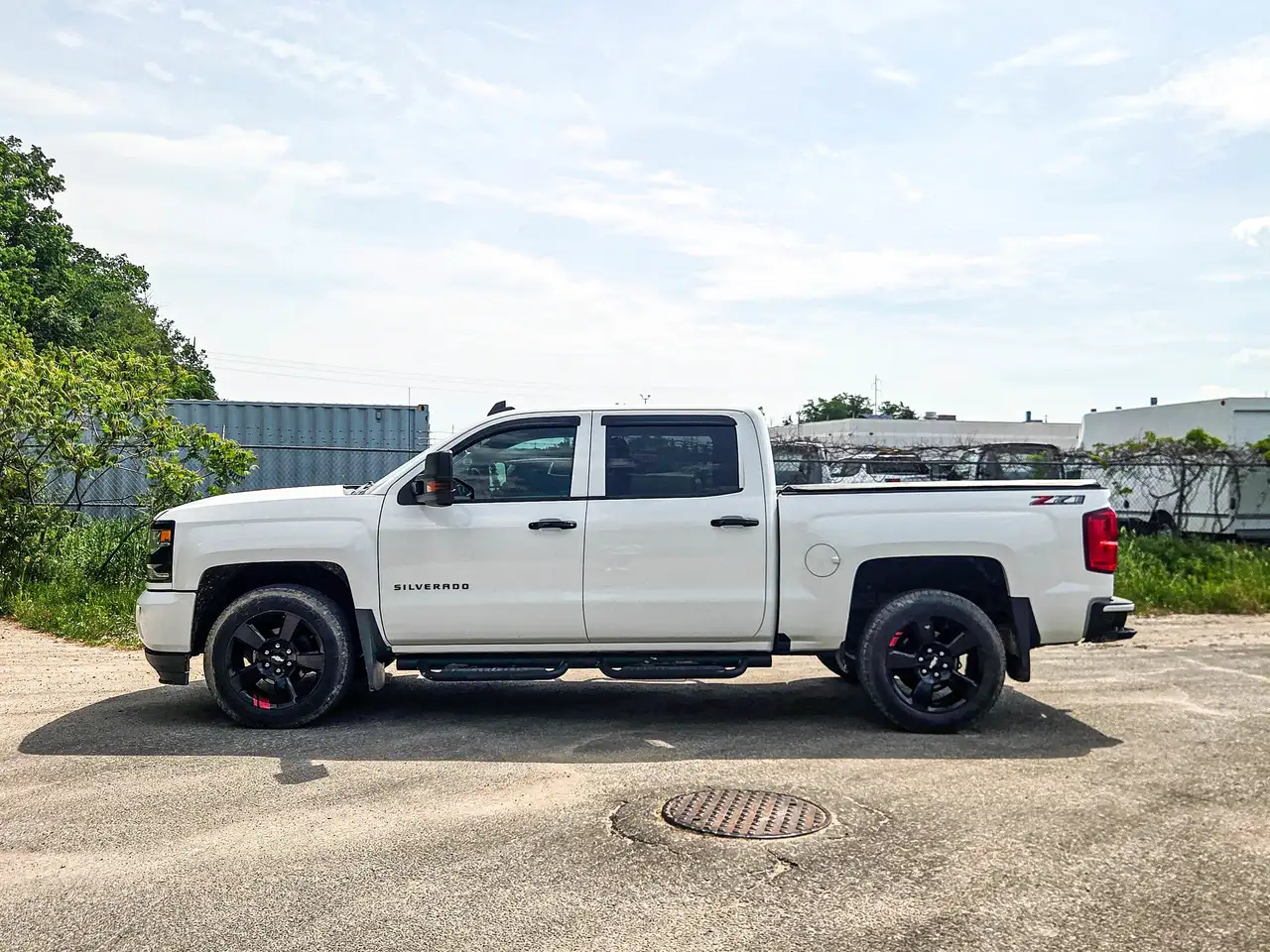 Chevrolet Silverado 1500 photo Chevrolet Silverado 1500