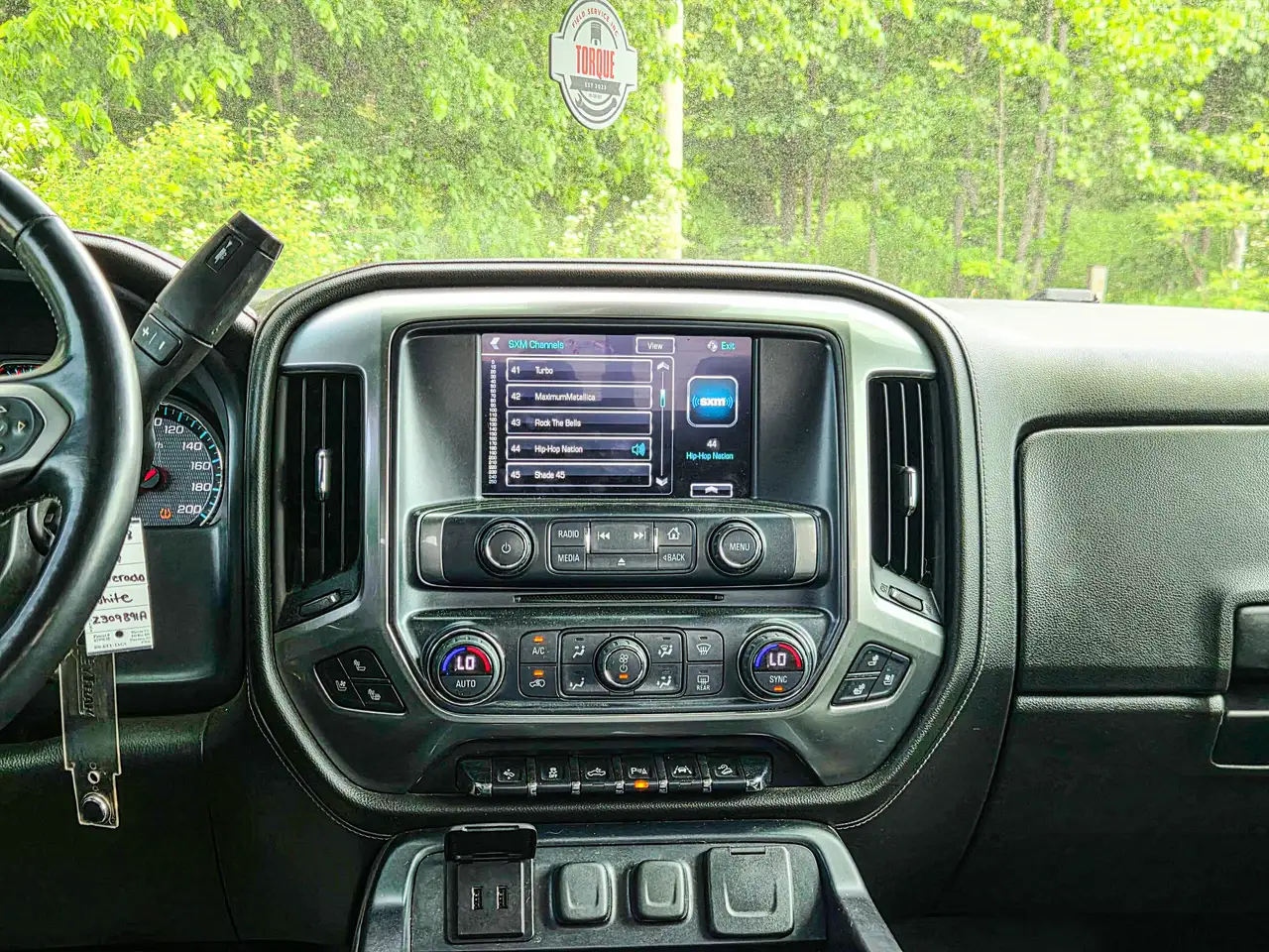Chevrolet Silverado 1500 photo Chevrolet Silverado 1500