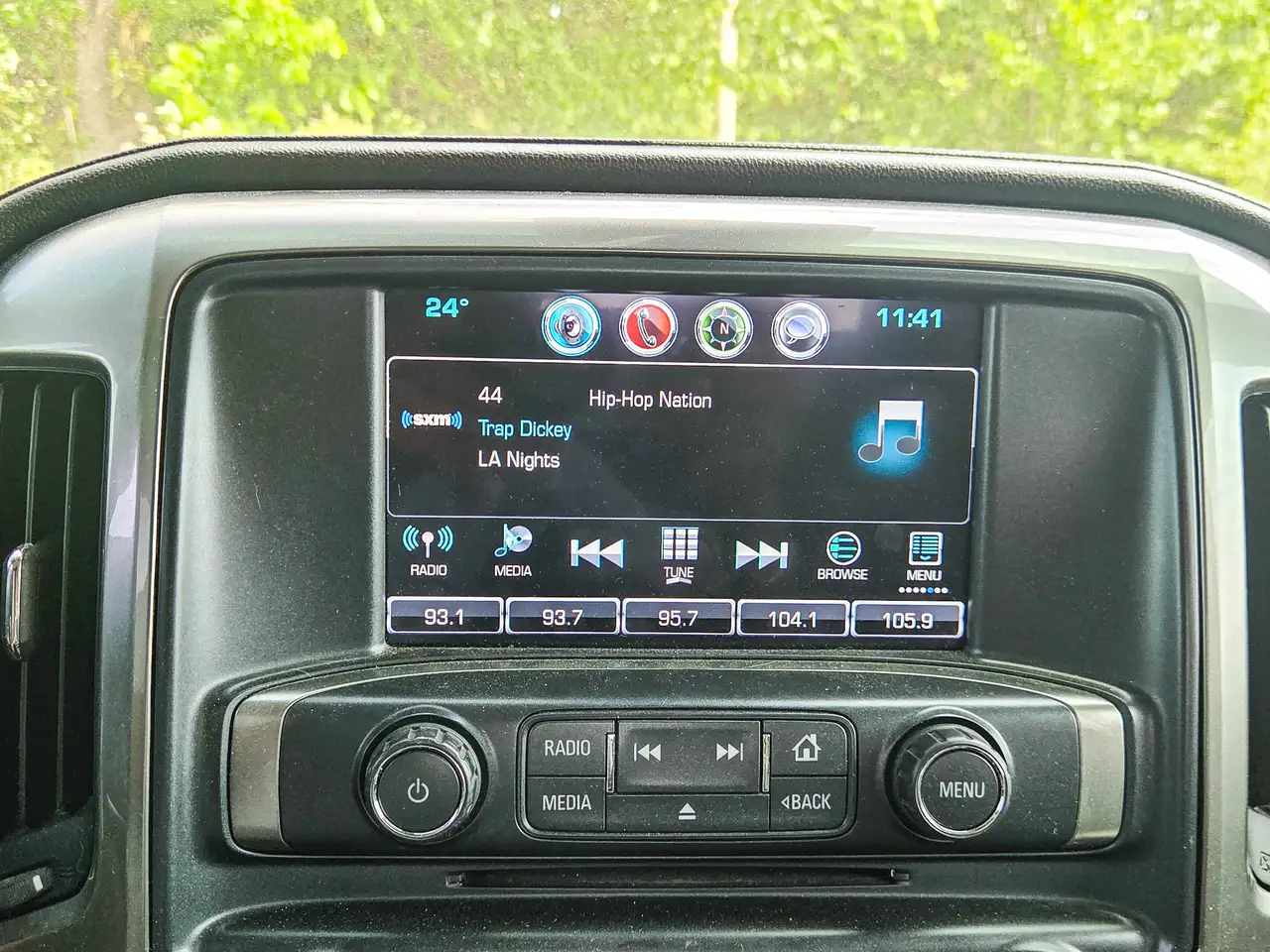 Chevrolet Silverado 1500 photo Chevrolet Silverado 1500