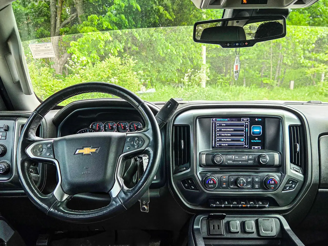 Chevrolet Silverado 1500 photo Chevrolet Silverado 1500
