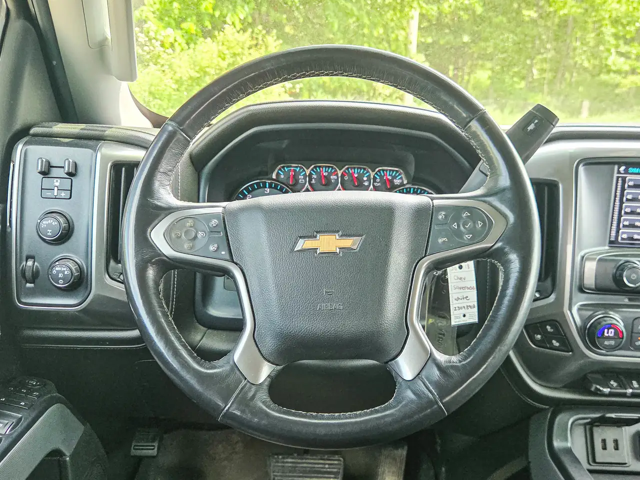 Chevrolet Silverado 1500 photo Chevrolet Silverado 1500