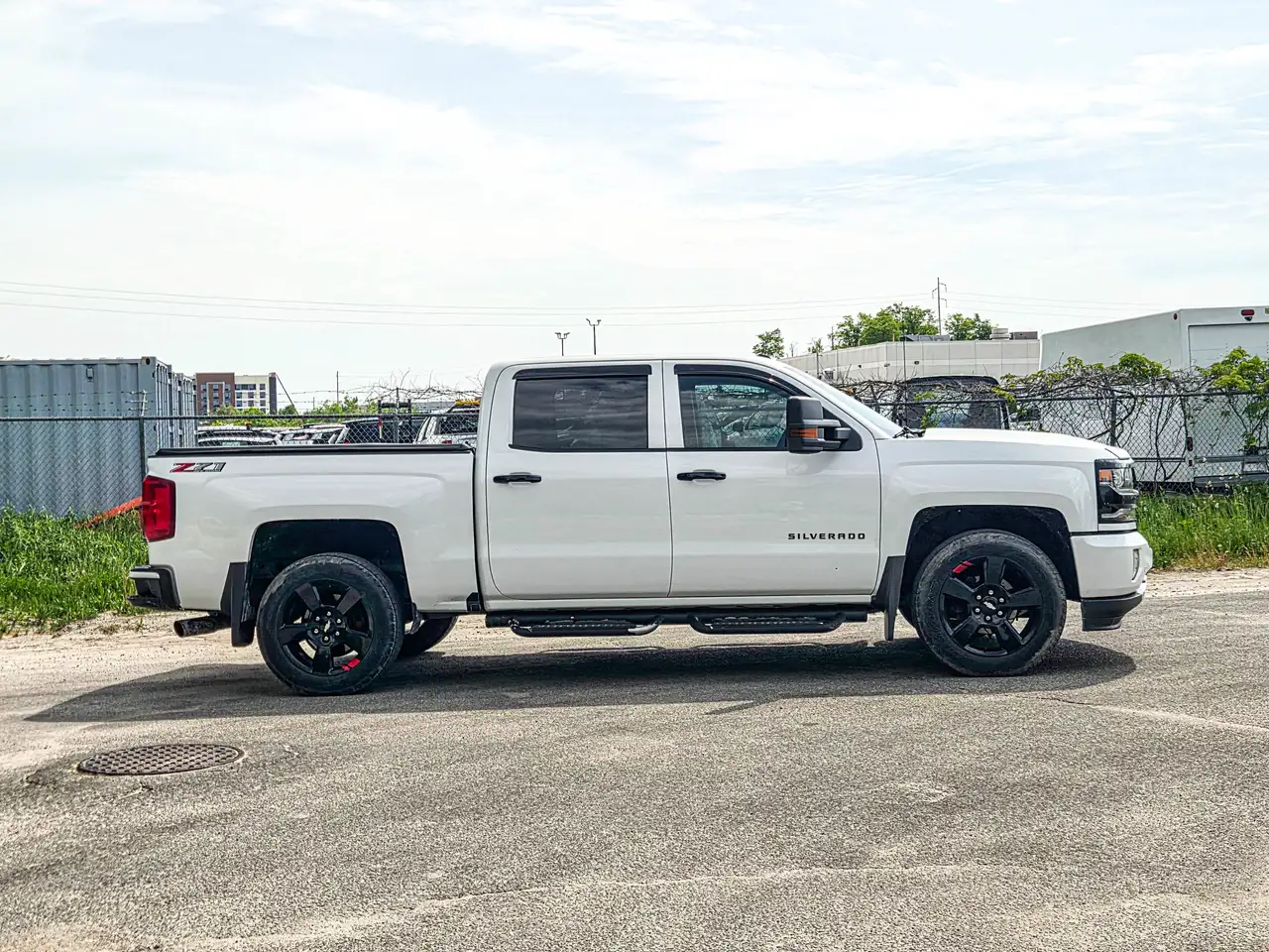 Chevrolet Silverado 1500 photo Chevrolet Silverado 1500