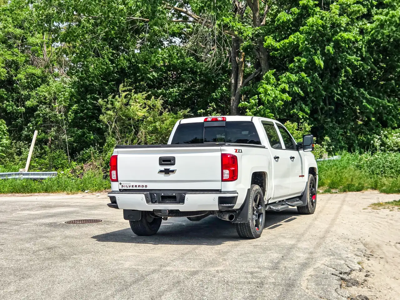Chevrolet Silverado 1500 photo Chevrolet Silverado 1500